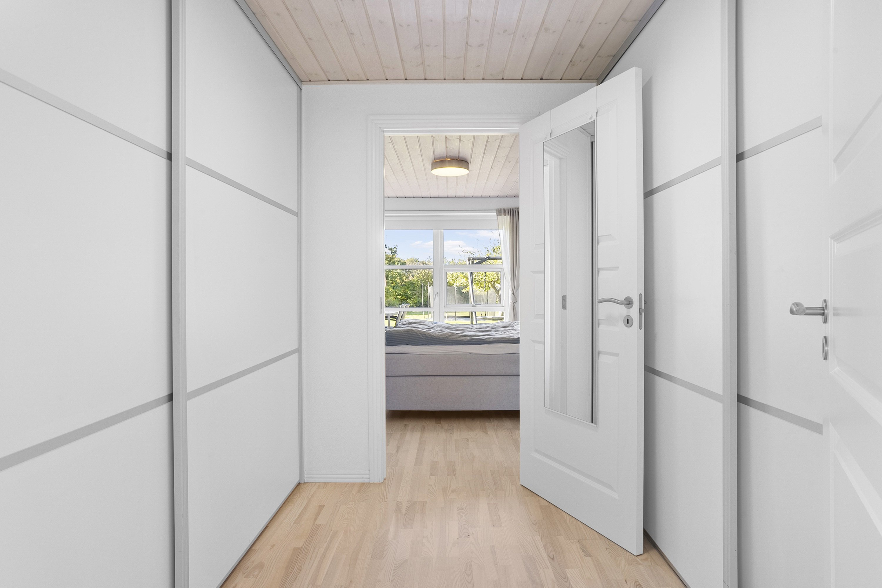 Fremhævet walk-in billede i fuldskærmstilstand. Billede af Engvej 9, 9800 Hjørring