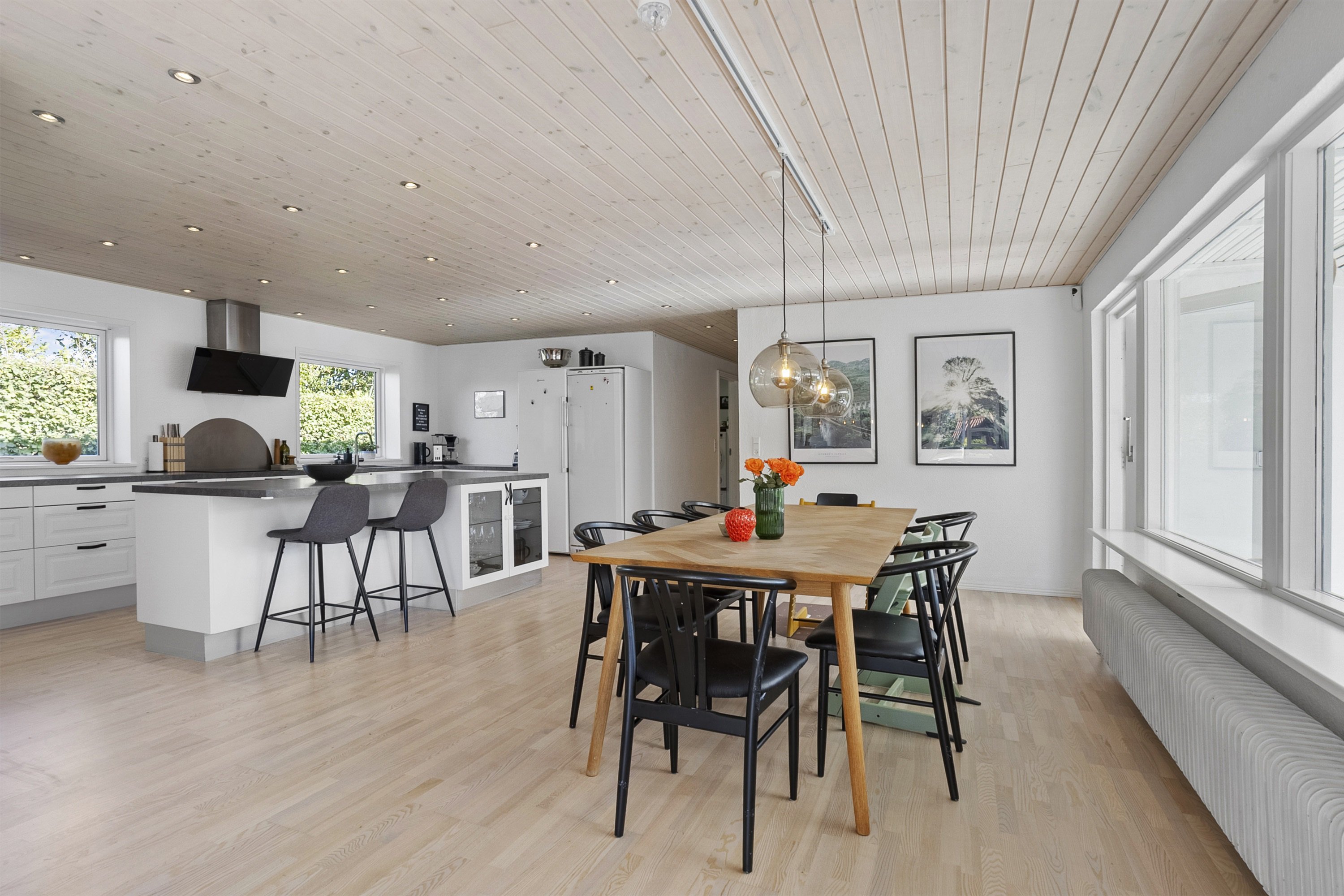 Miniaturebillede 1: køkken/alrum. Billede af Engvej 9, 9800 Hjørring