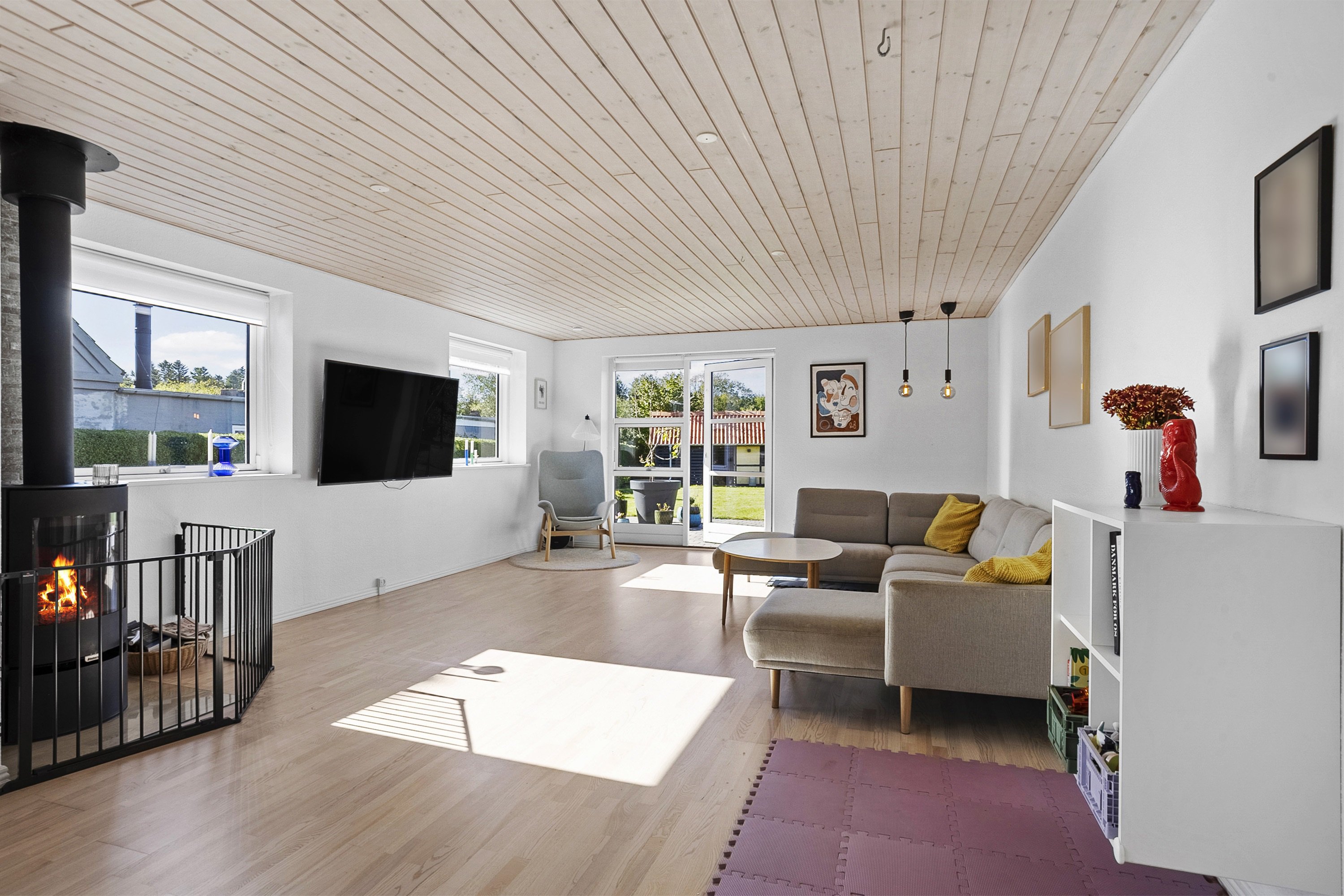 Fremhævet stue billede i fuldskærmstilstand. Billede af Engvej 9, 9800 Hjørring