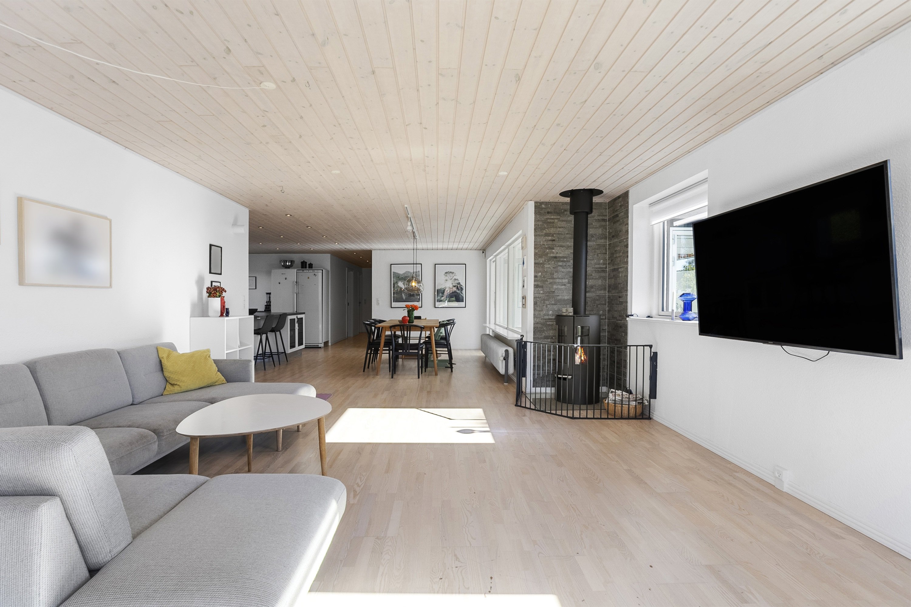 Fremhævet stue billede i fuldskærmstilstand. Billede af Engvej 9, 9800 Hjørring