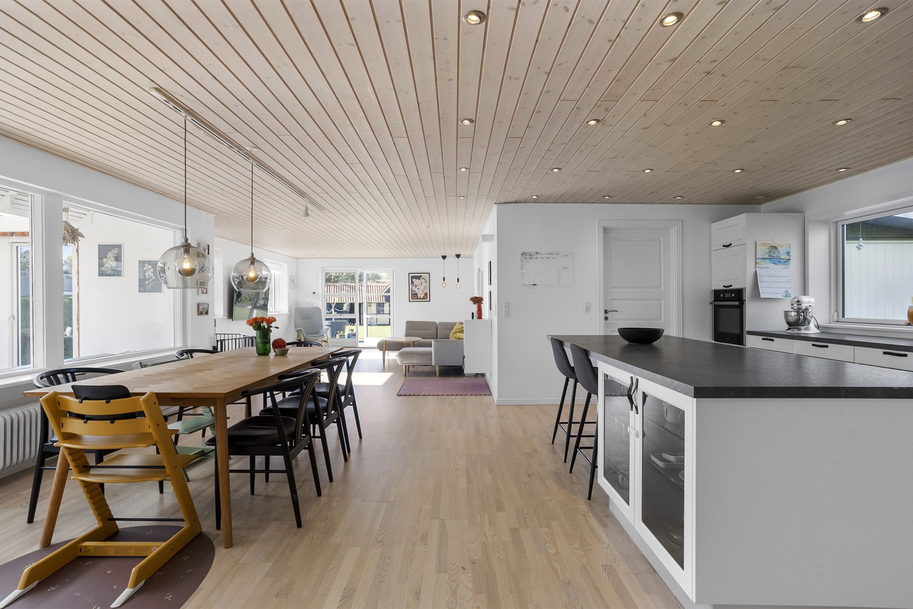 Fremhævet alrum/stue billede i fuldskærmstilstand. Billede af Engvej 9, 9800 Hjørring