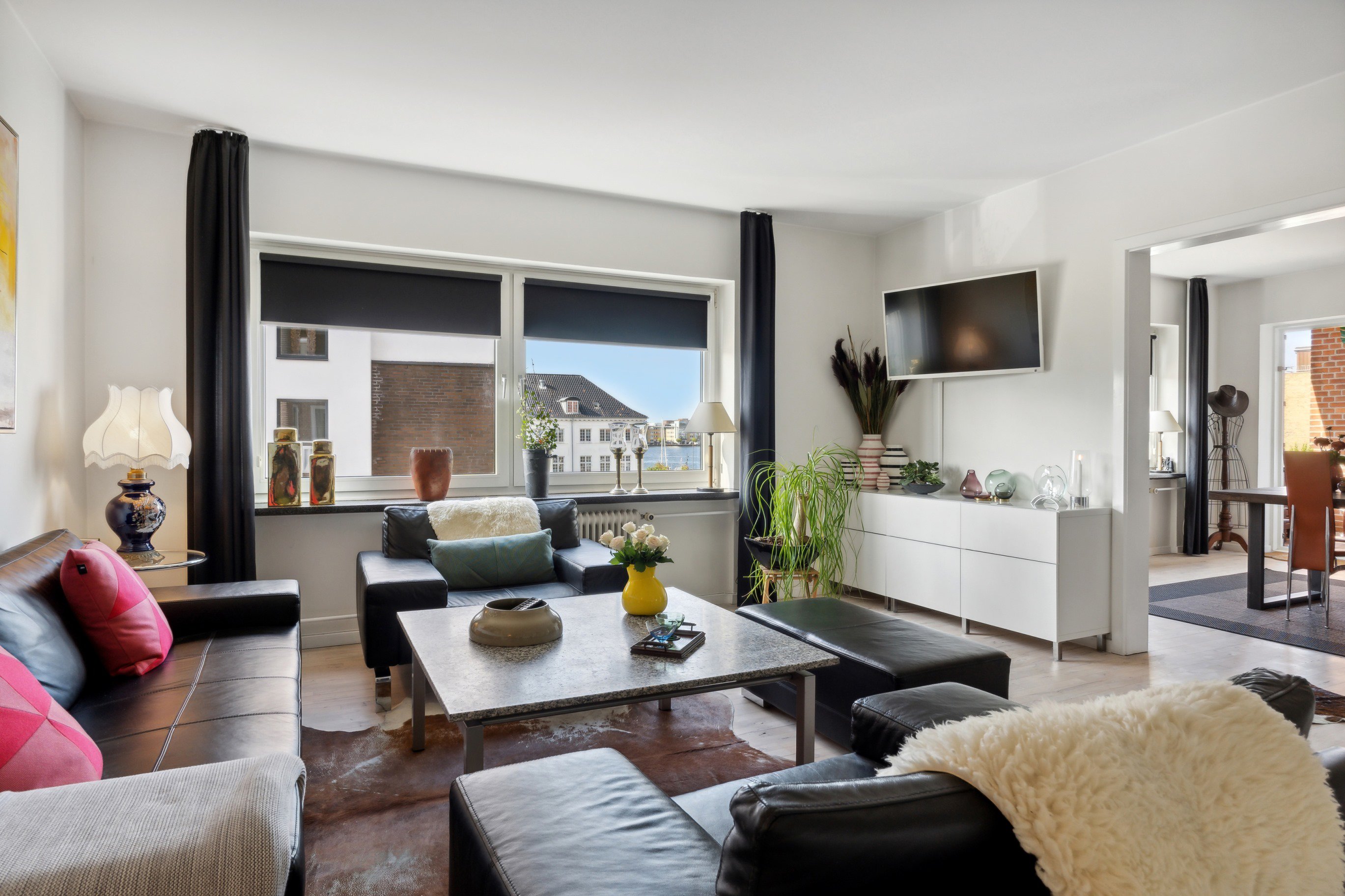 Fremhævet opholdsstue billede i fuldskærmstilstand. Billede af Vesterbrogade 2A, 2. th., 9400 Nørresundby