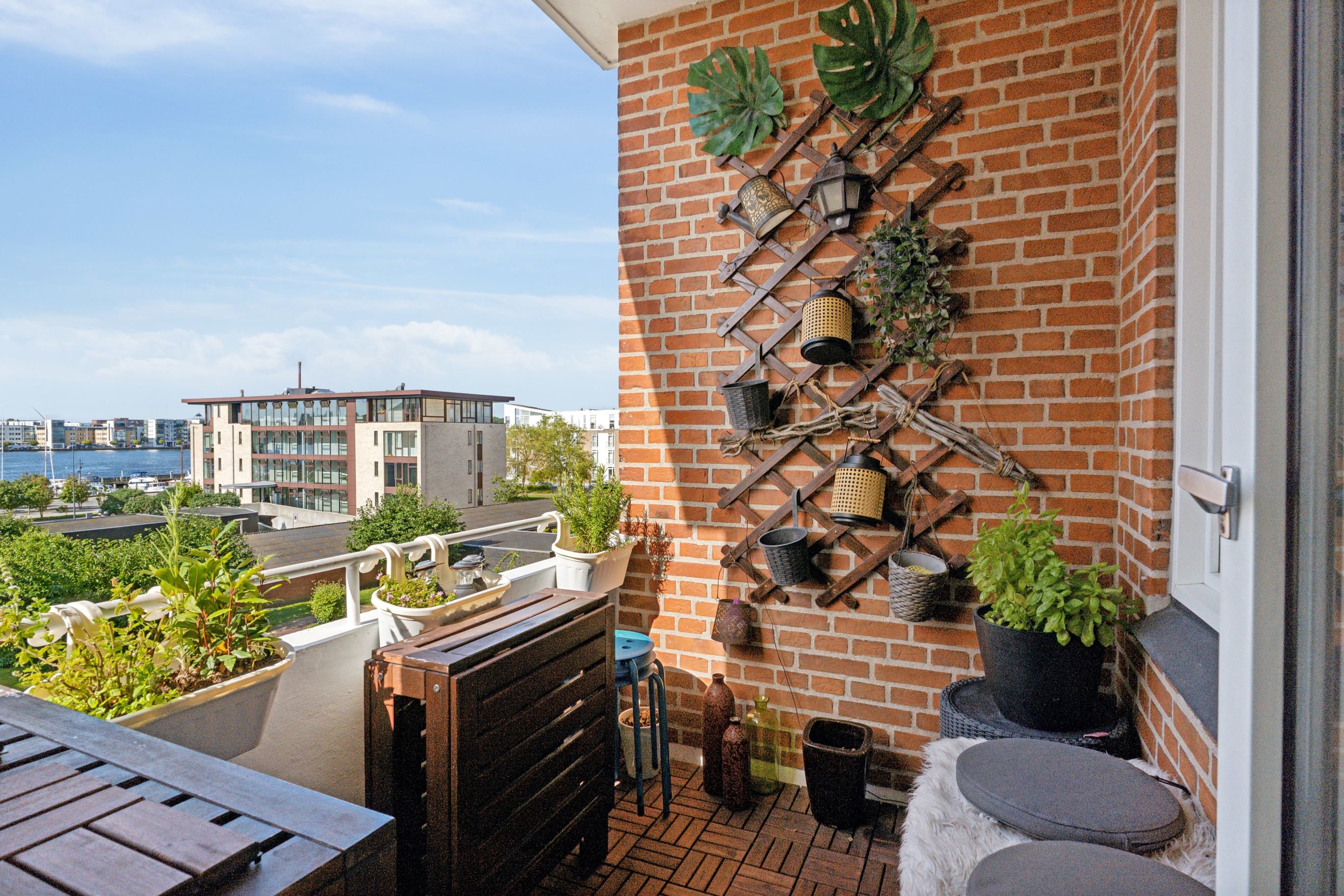 Fremhævet altan billede i fuldskærmstilstand. Billede af Vesterbrogade 2A, 2. th., 9400 Nørresundby