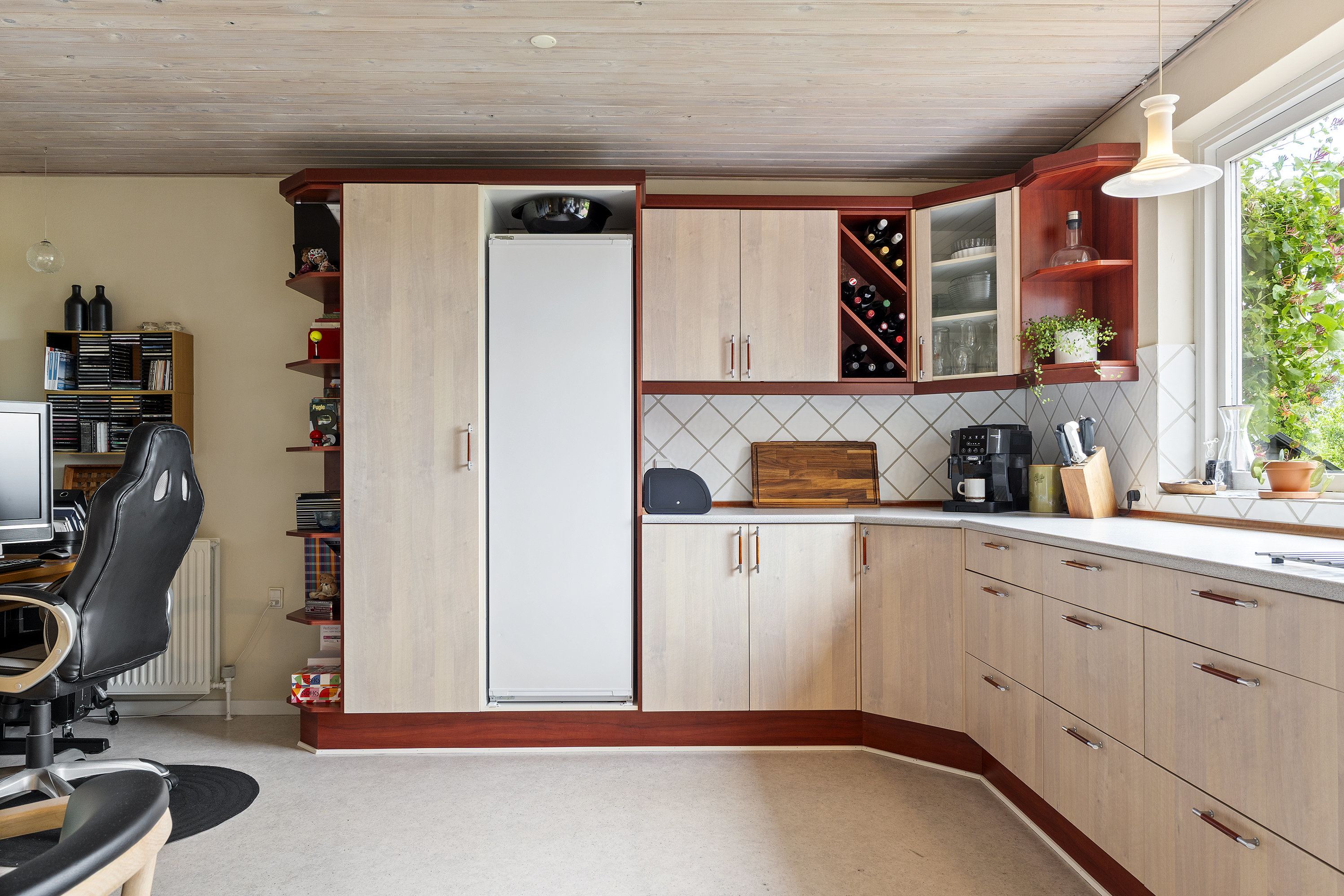 Fremhævet køkken billede i fuldskærmstilstand. Billede af Toplærkevej 9, 9800 Hjørring