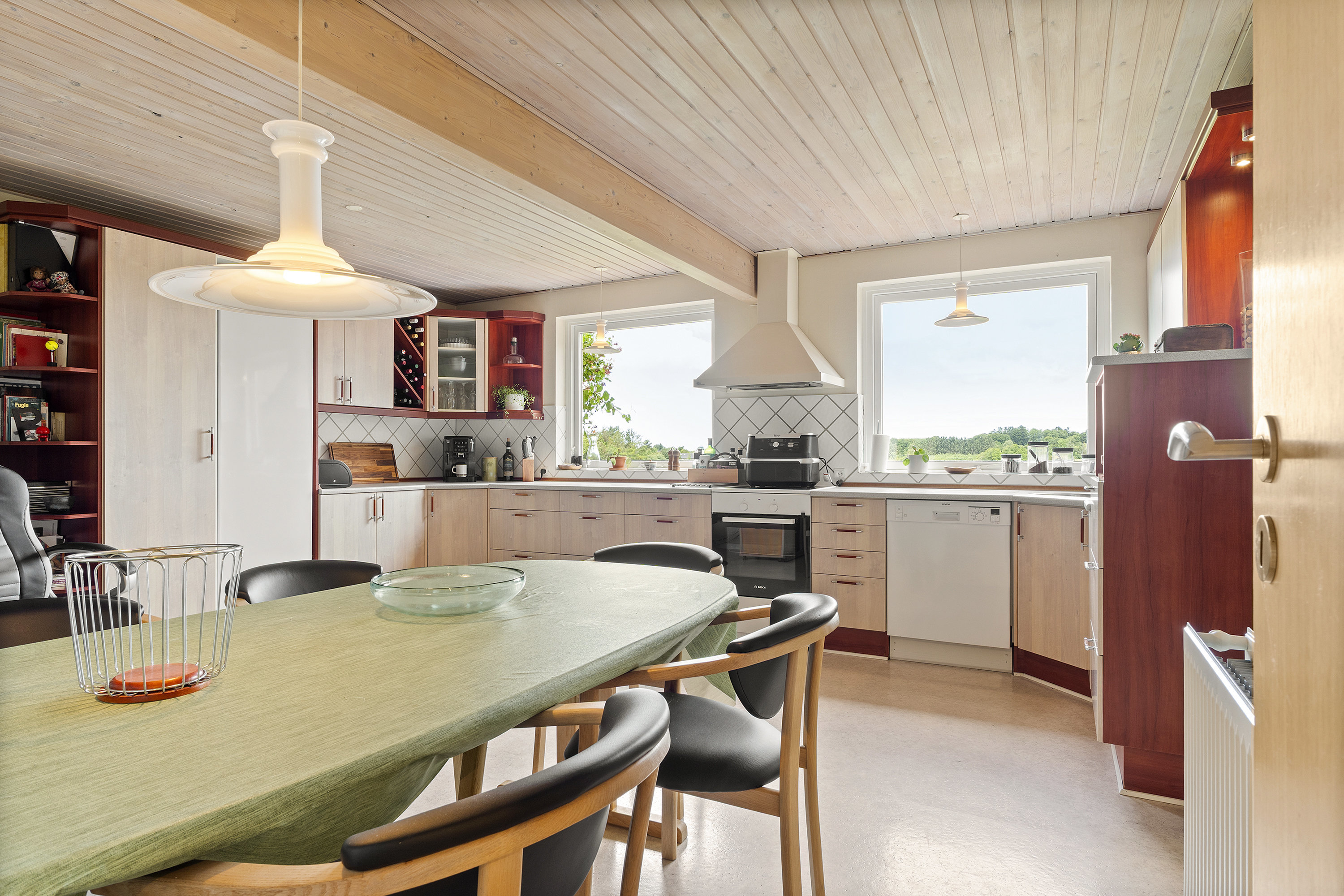 Fremhævet køkken billede i fuldskærmstilstand. Billede af Toplærkevej 9, 9800 Hjørring