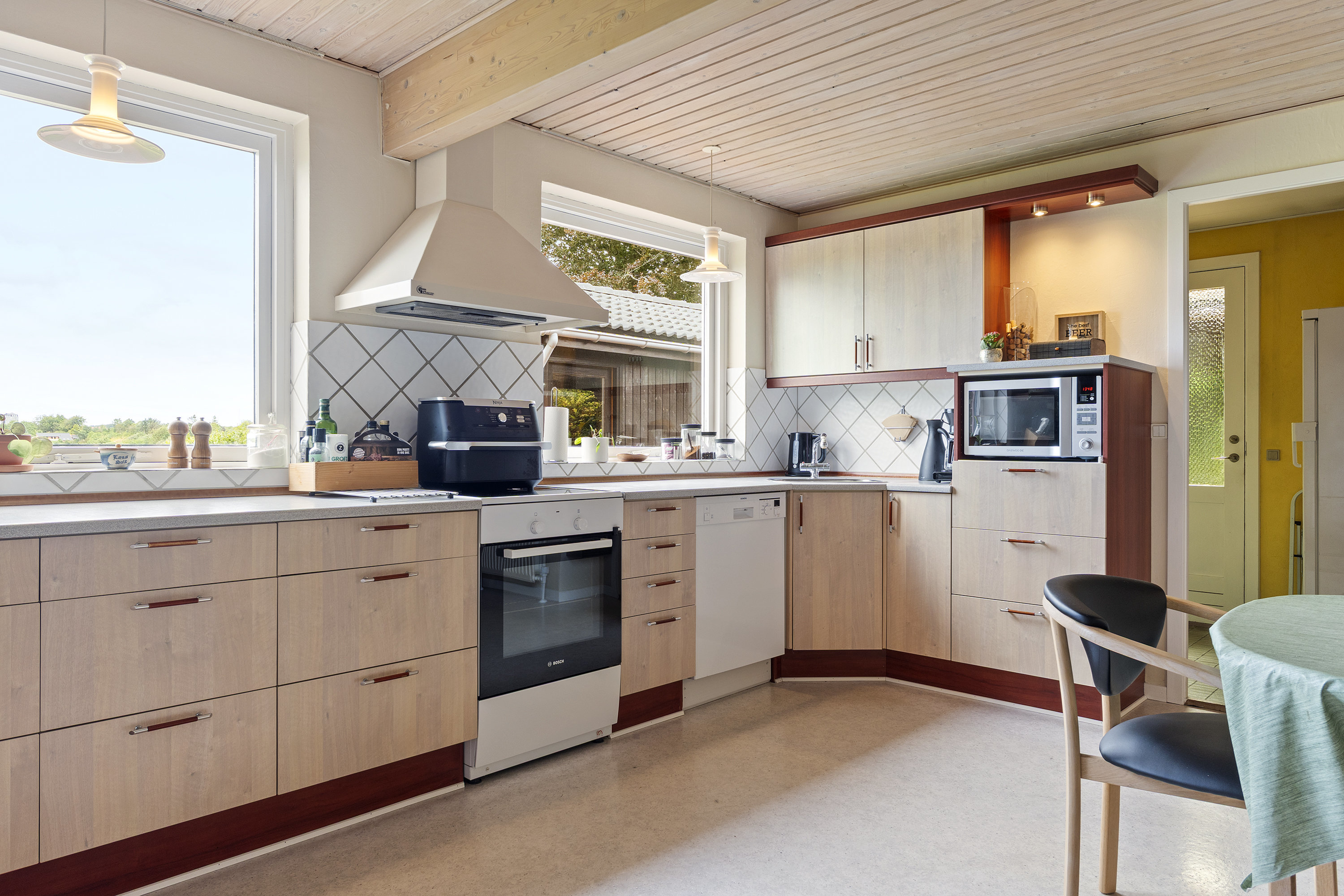 Fremhævet køkken billede i fuldskærmstilstand. Billede af Toplærkevej 9, 9800 Hjørring