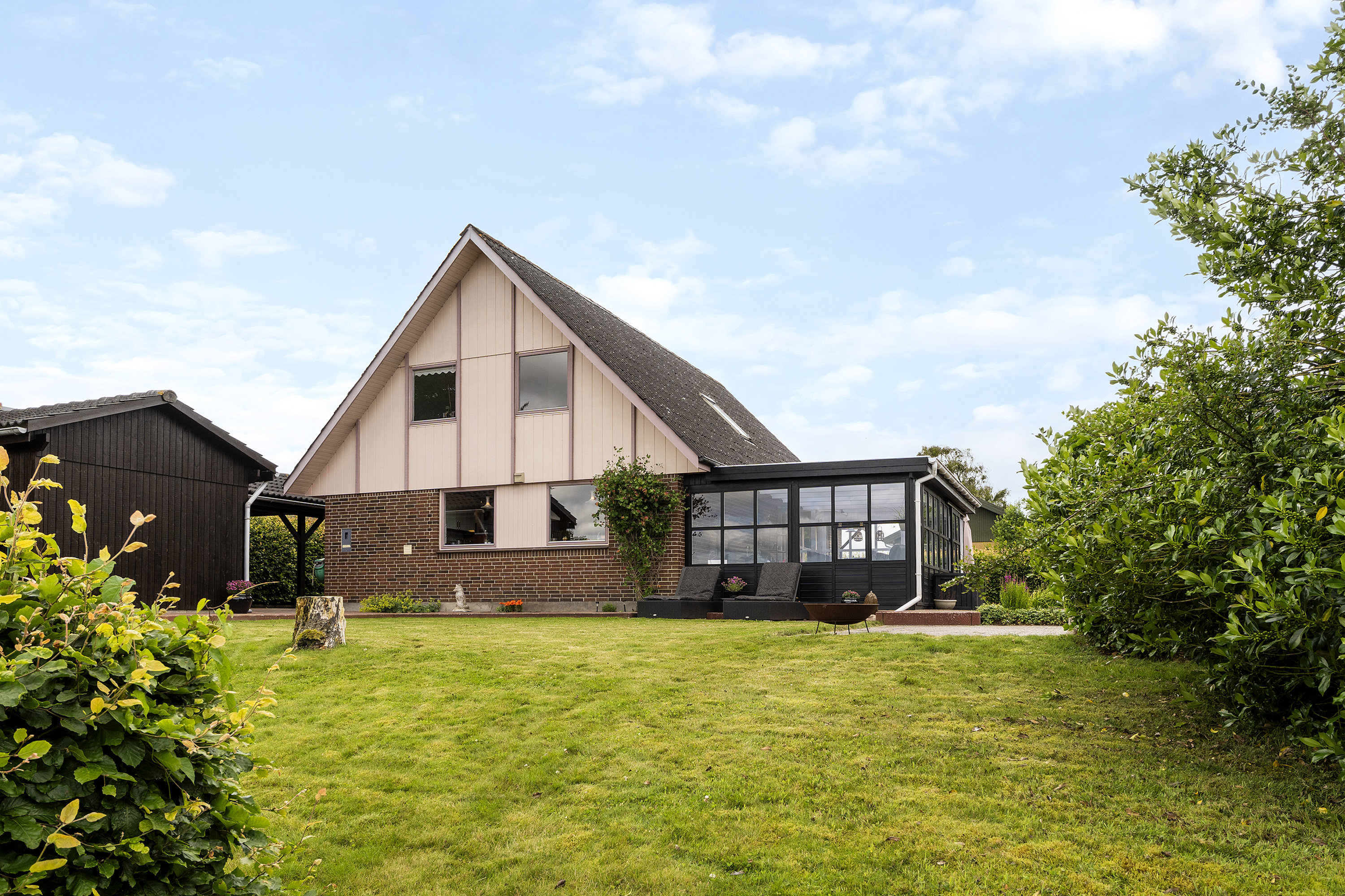 Fremhævet baghave billede i fuldskærmstilstand. Billede af Toplærkevej 9, 9800 Hjørring