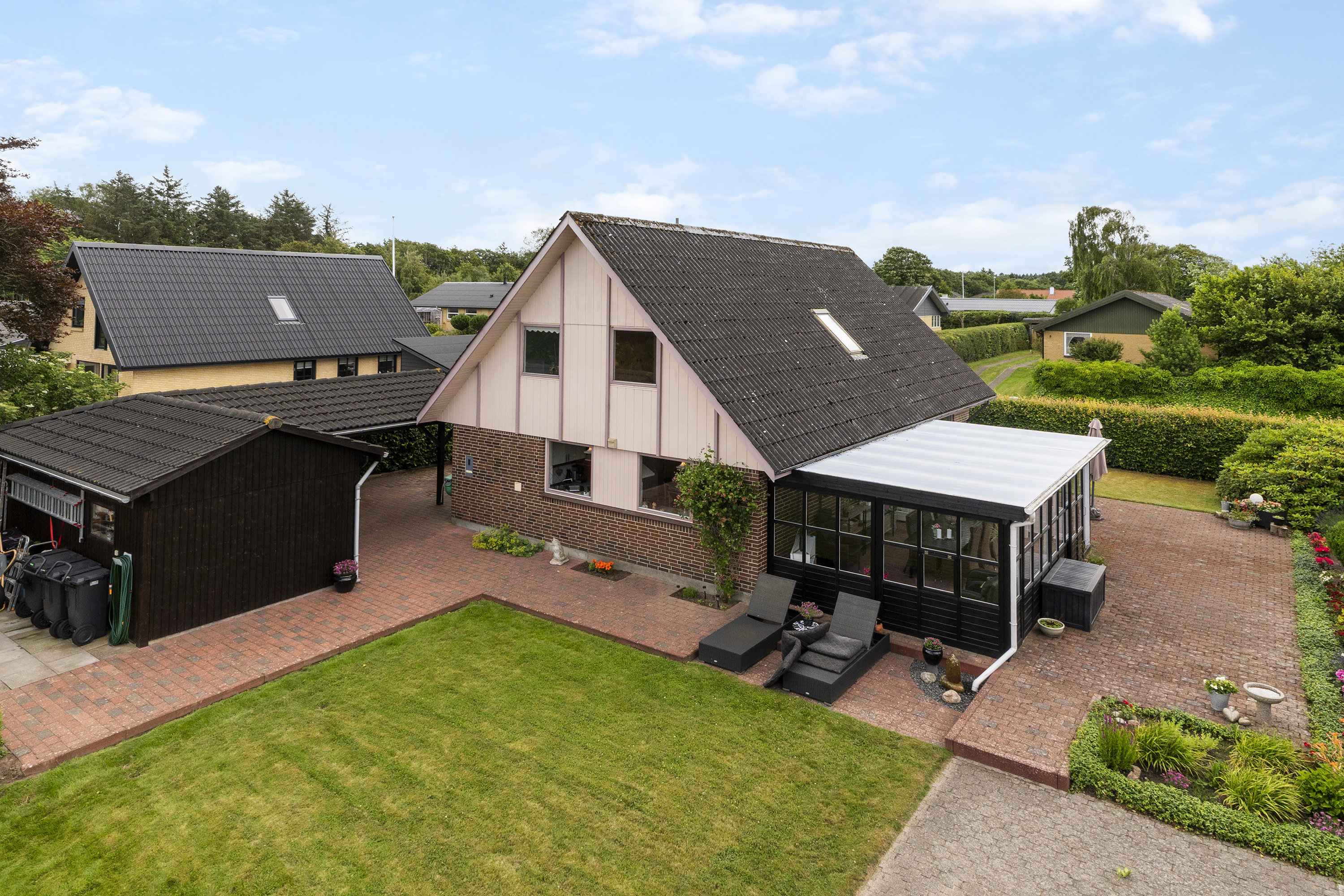 Fremhævet set oppe fra billede i fuldskærmstilstand. Billede af Toplærkevej 9, 9800 Hjørring