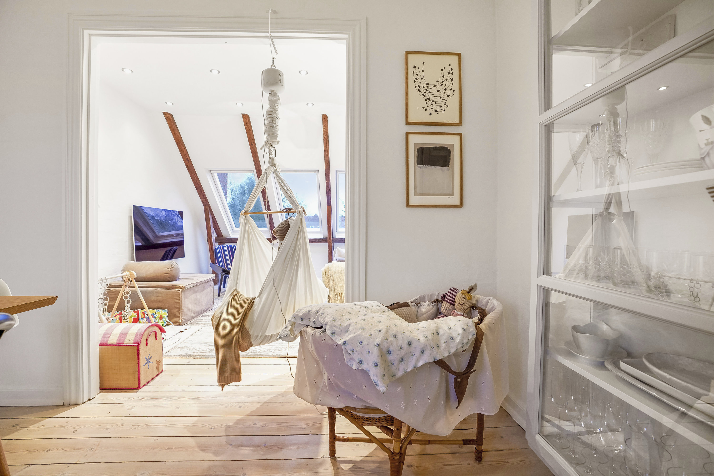 Fremhævet stue billede i fuldskærmstilstand. Billede af Kastanievej 12, 1., 5230 Odense M