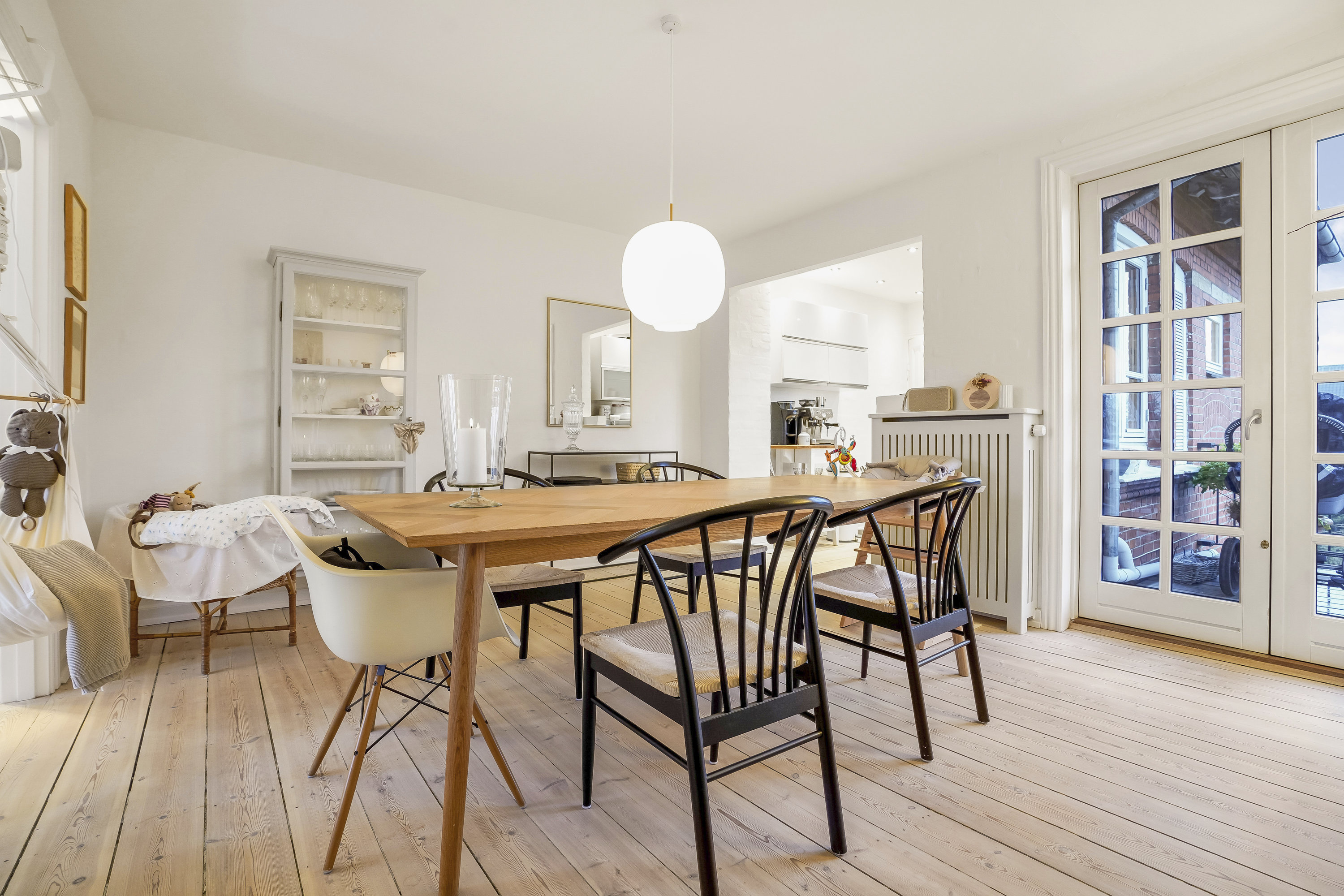 Fremhævet stue billede i fuldskærmstilstand. Billede af Kastanievej 12, 1., 5230 Odense M