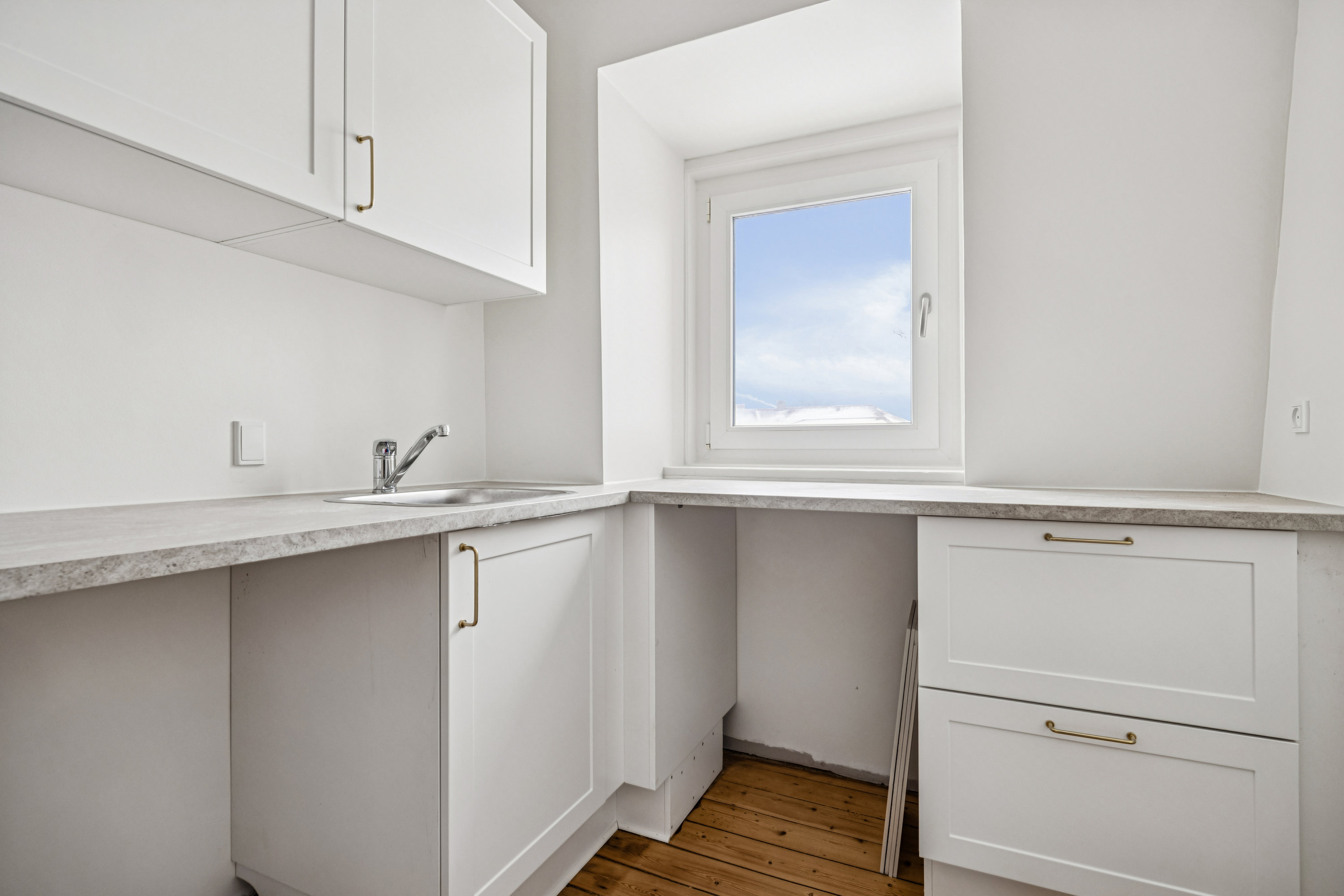 Fremhævet køkken billede i fuldskærmstilstand. Billede af Østre Alle 42, 2. tv., 9000 Aalborg