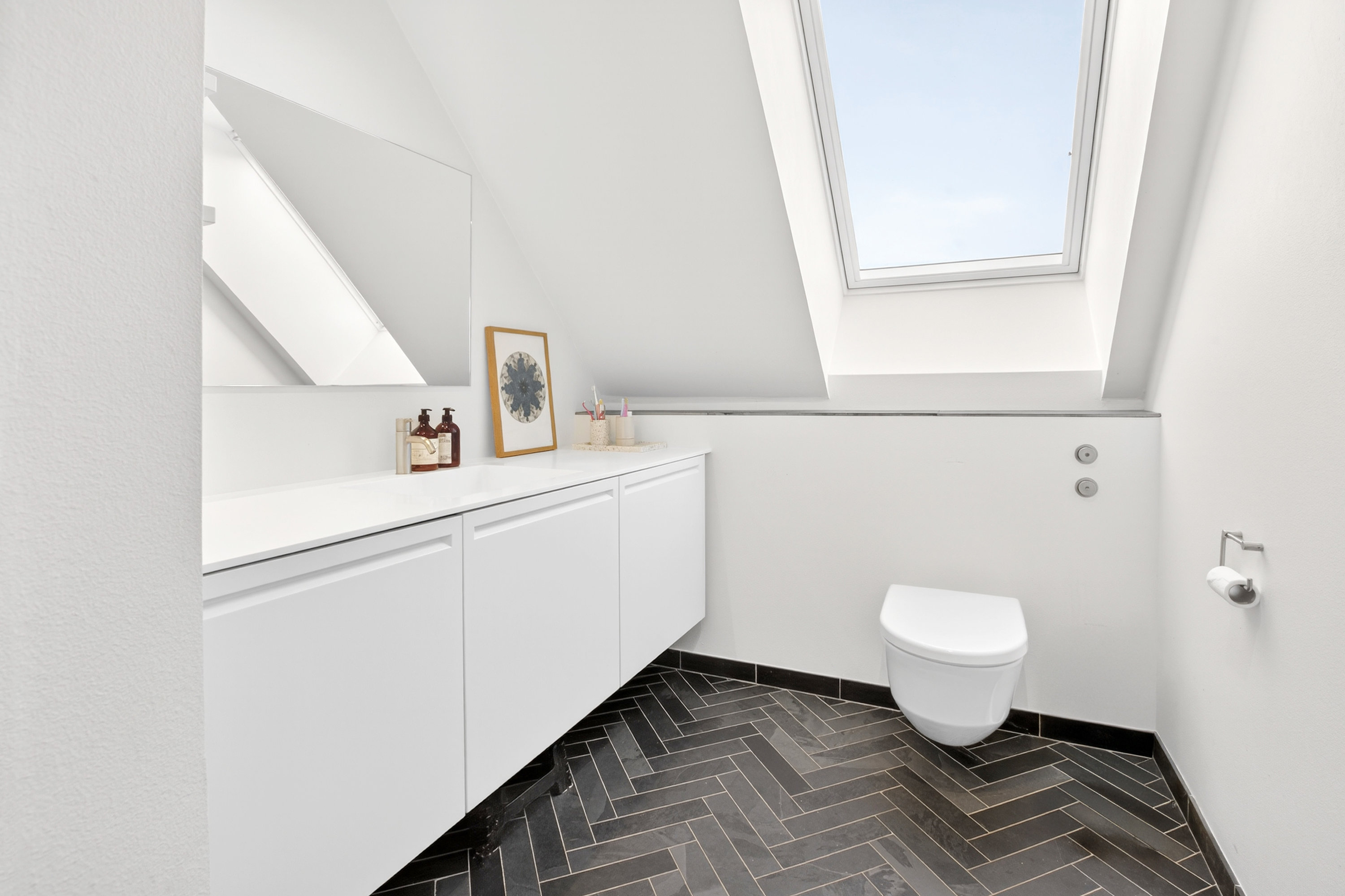 Fremhævet bad billede i fuldskærmstilstand. Billede af Tranemosevej 64, 2750 Ballerup