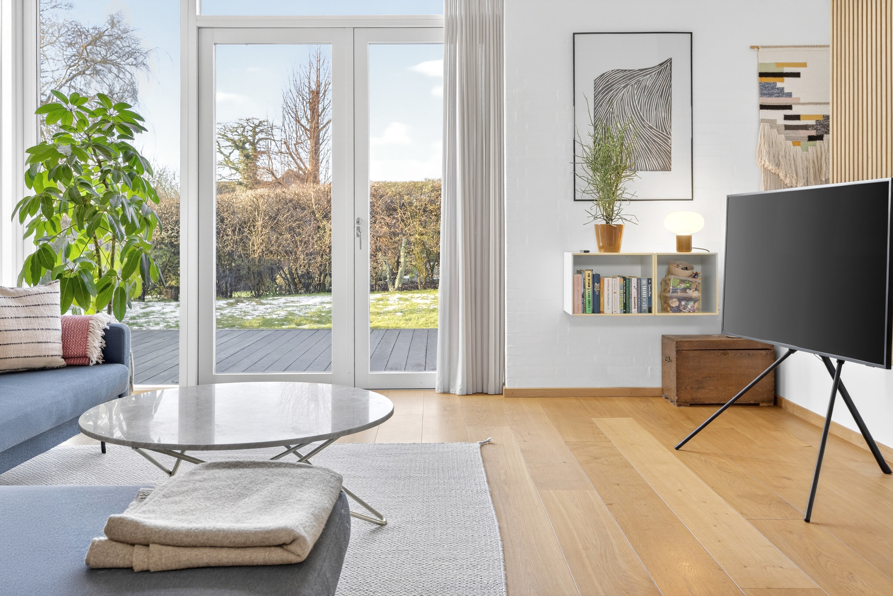 Fremhævet stue billede i fuldskærmstilstand. Billede af Tranemosevej 64, 2750 Ballerup