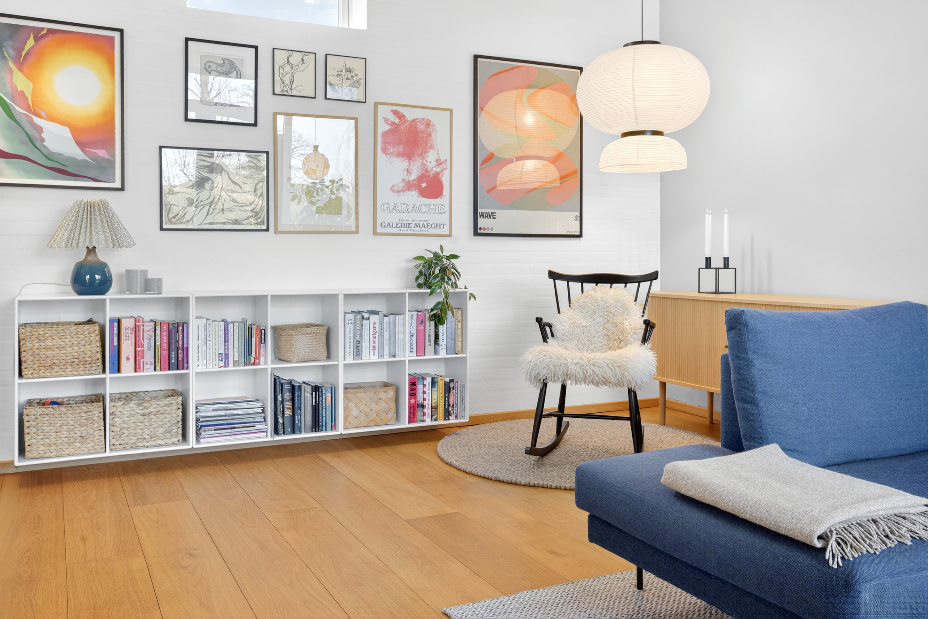 Fremhævet stue billede i fuldskærmstilstand. Billede af Tranemosevej 64, 2750 Ballerup