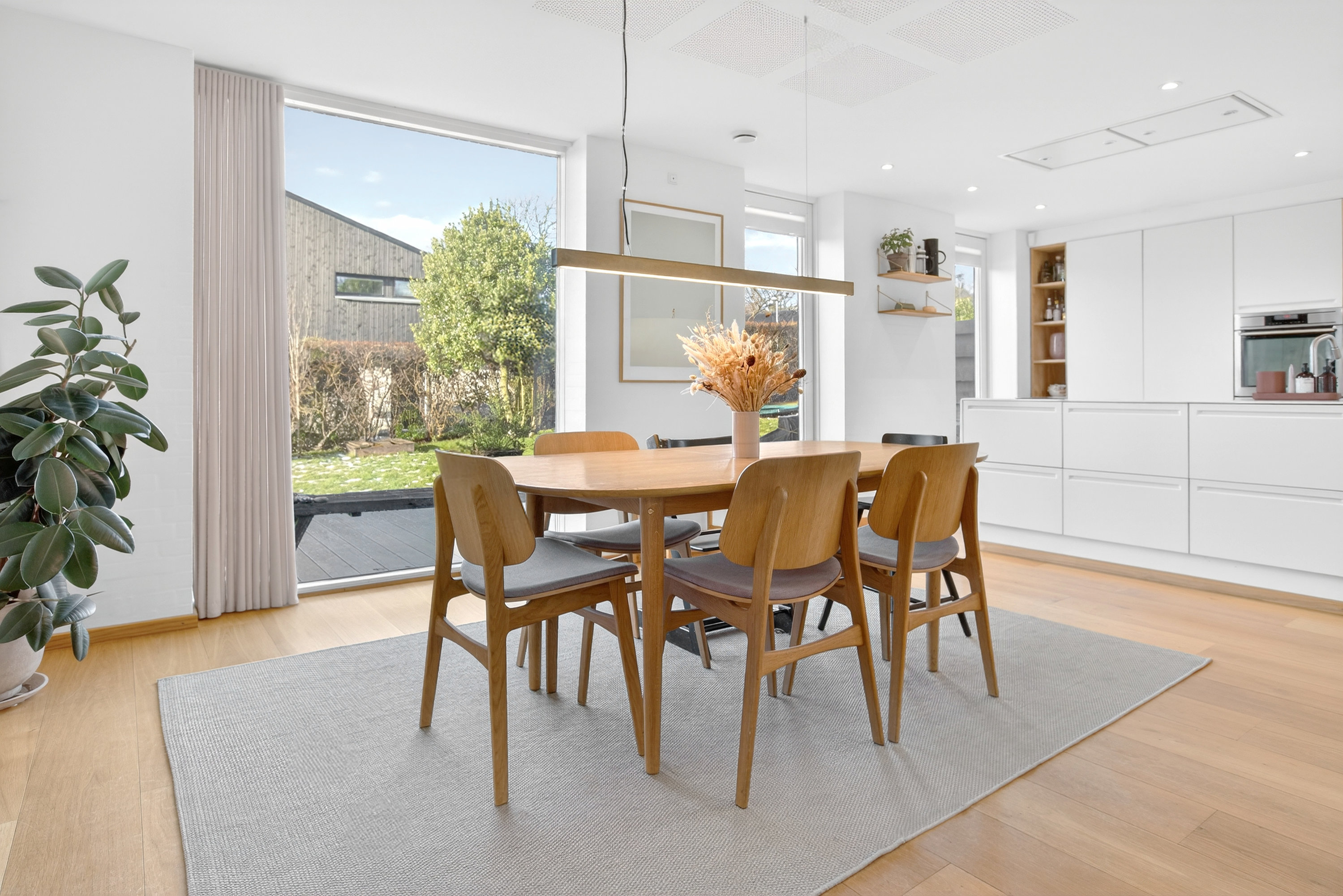 Fremhævet spisestue billede i fuldskærmstilstand. Billede af Tranemosevej 64, 2750 Ballerup