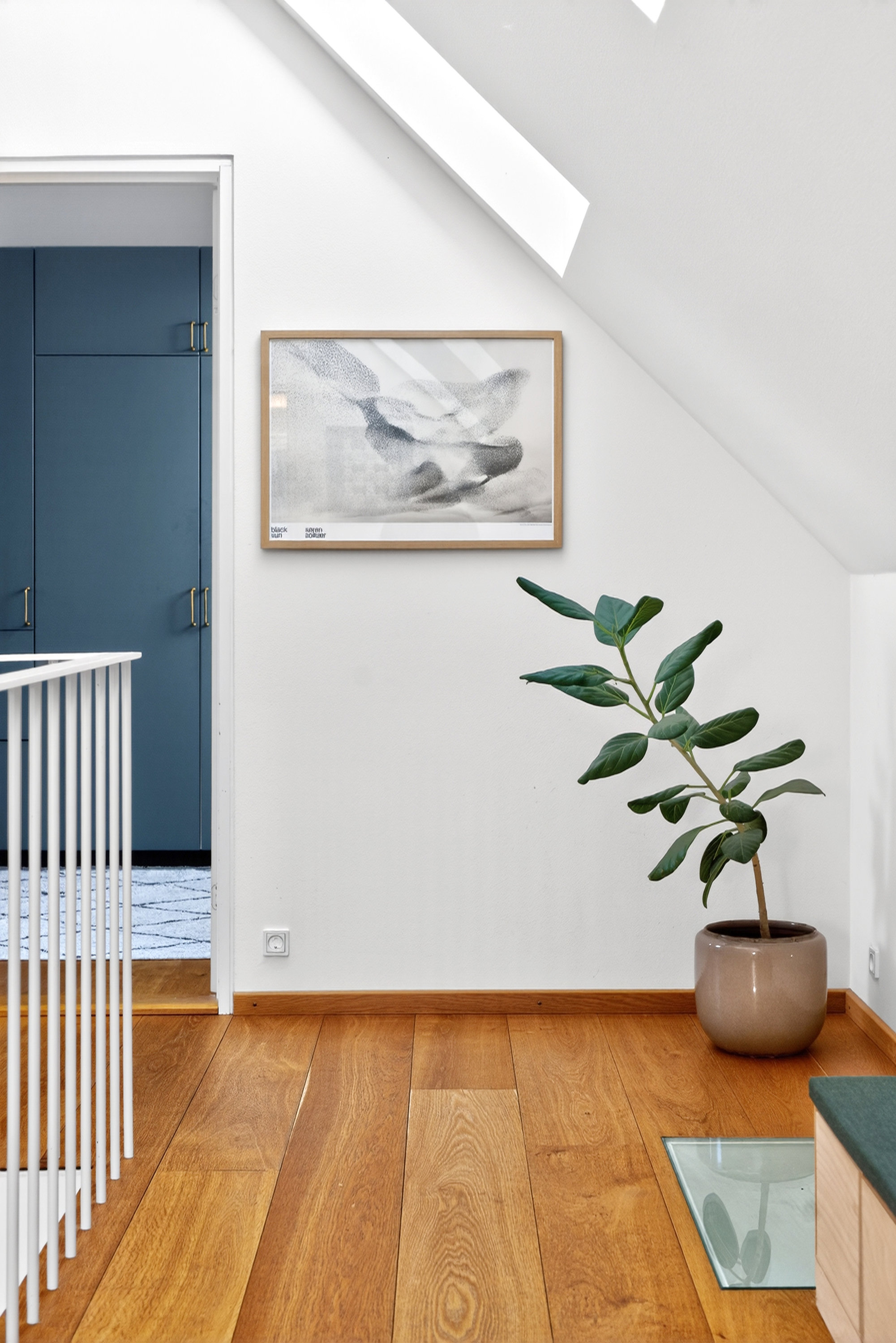 Fremhævet mellemgang 1. sal billede i fuldskærmstilstand. Billede af Tranemosevej 64, 2750 Ballerup