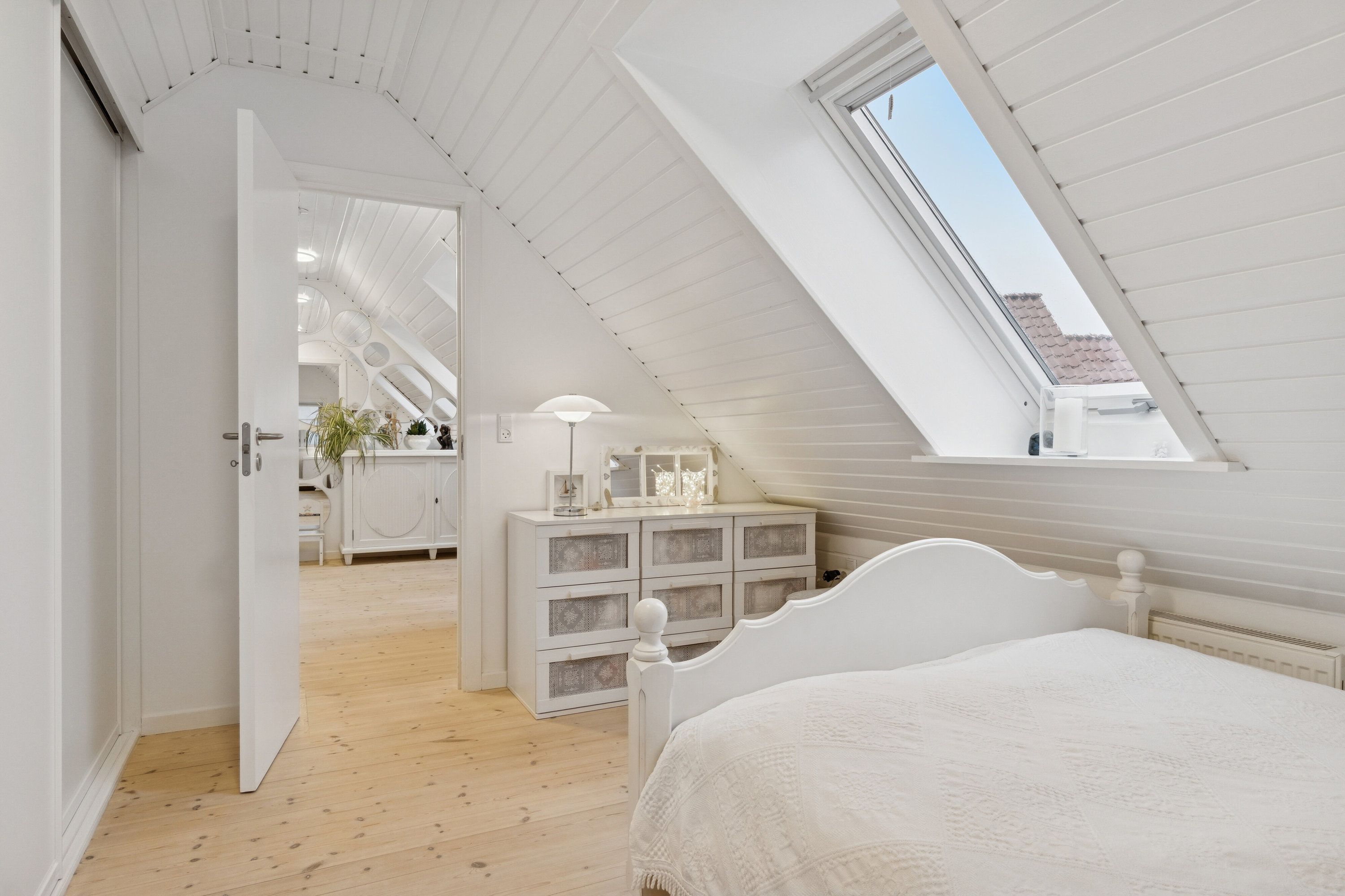 Fremhævet soveværelse billede i fuldskærmstilstand. Billede af Møllegade 32, 3700 Rønne