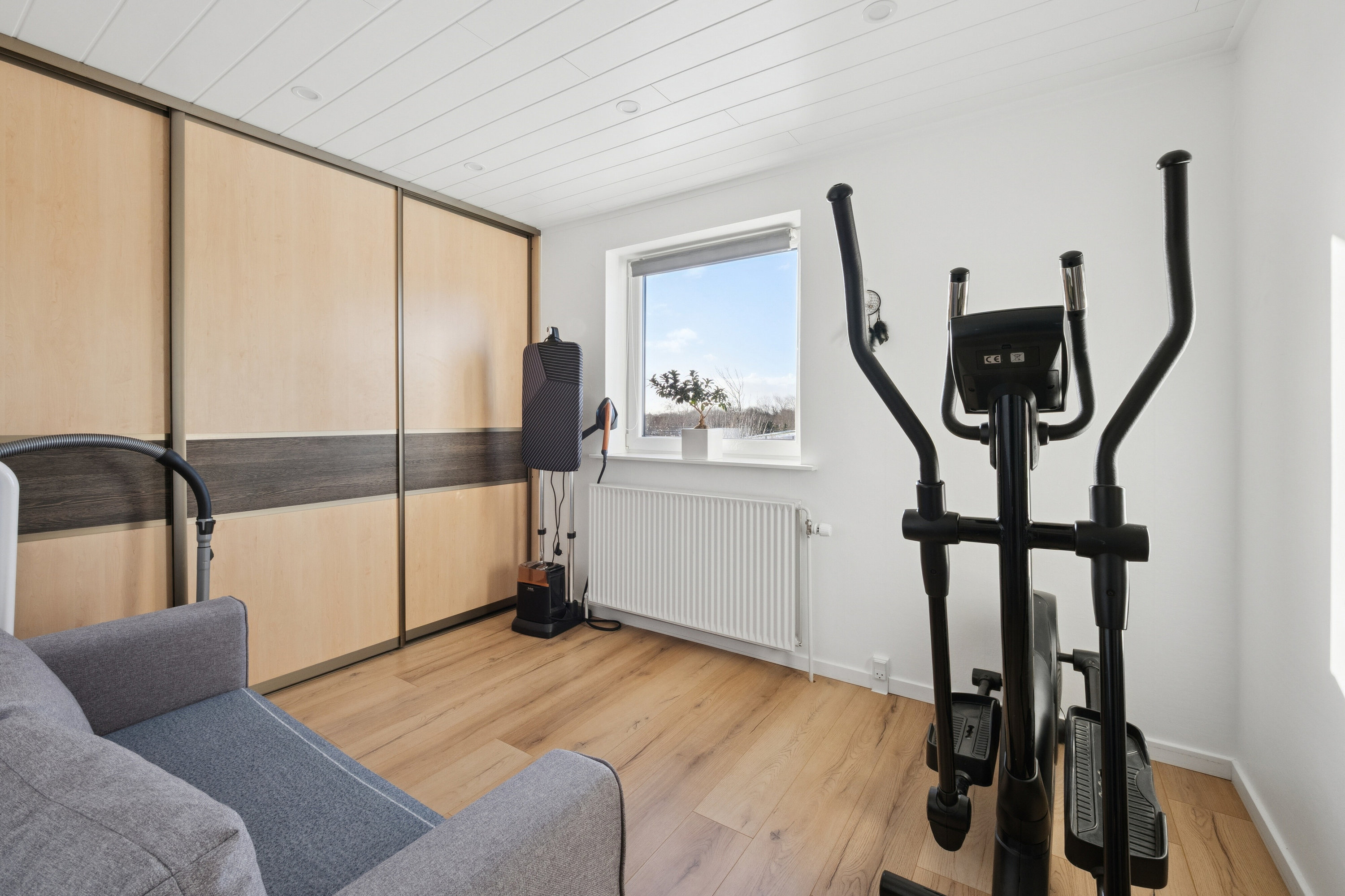 Fremhævet motionsrum billede i fuldskærmstilstand. Billede af Søndermarken 2, 7752 Snedsted