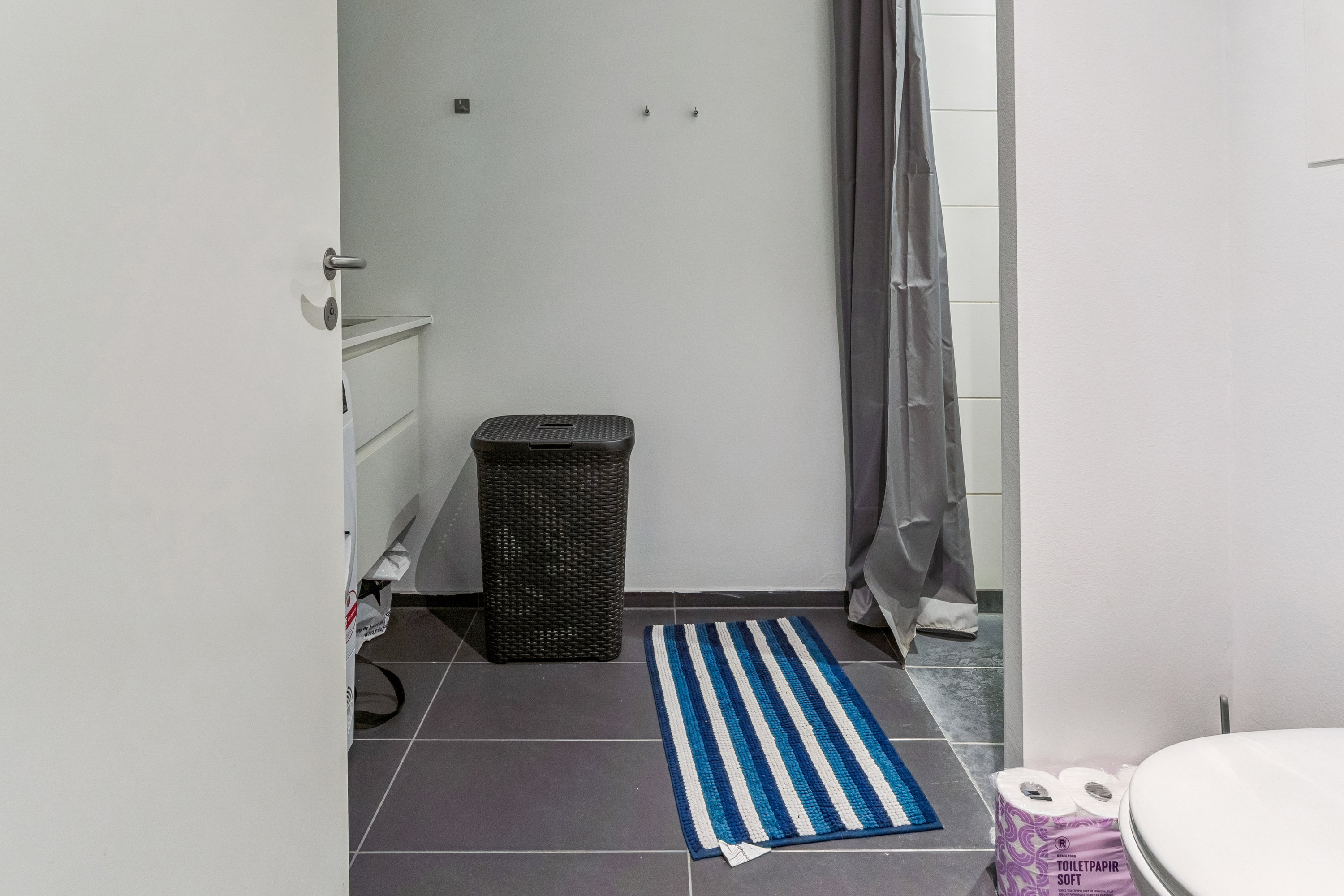 Fremhævet badeværelse billede i fuldskærmstilstand. Billede af Venøgade 24, 1. mf., 2100 København Ø