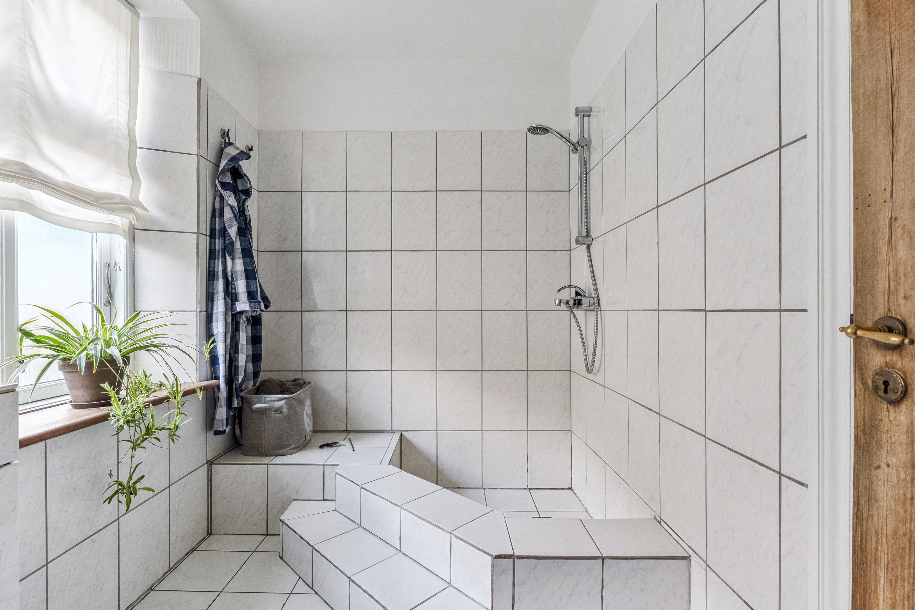 Fremhævet badeværelse billede i fuldskærmstilstand. Billede af Webersgade 40, 2100 København Ø