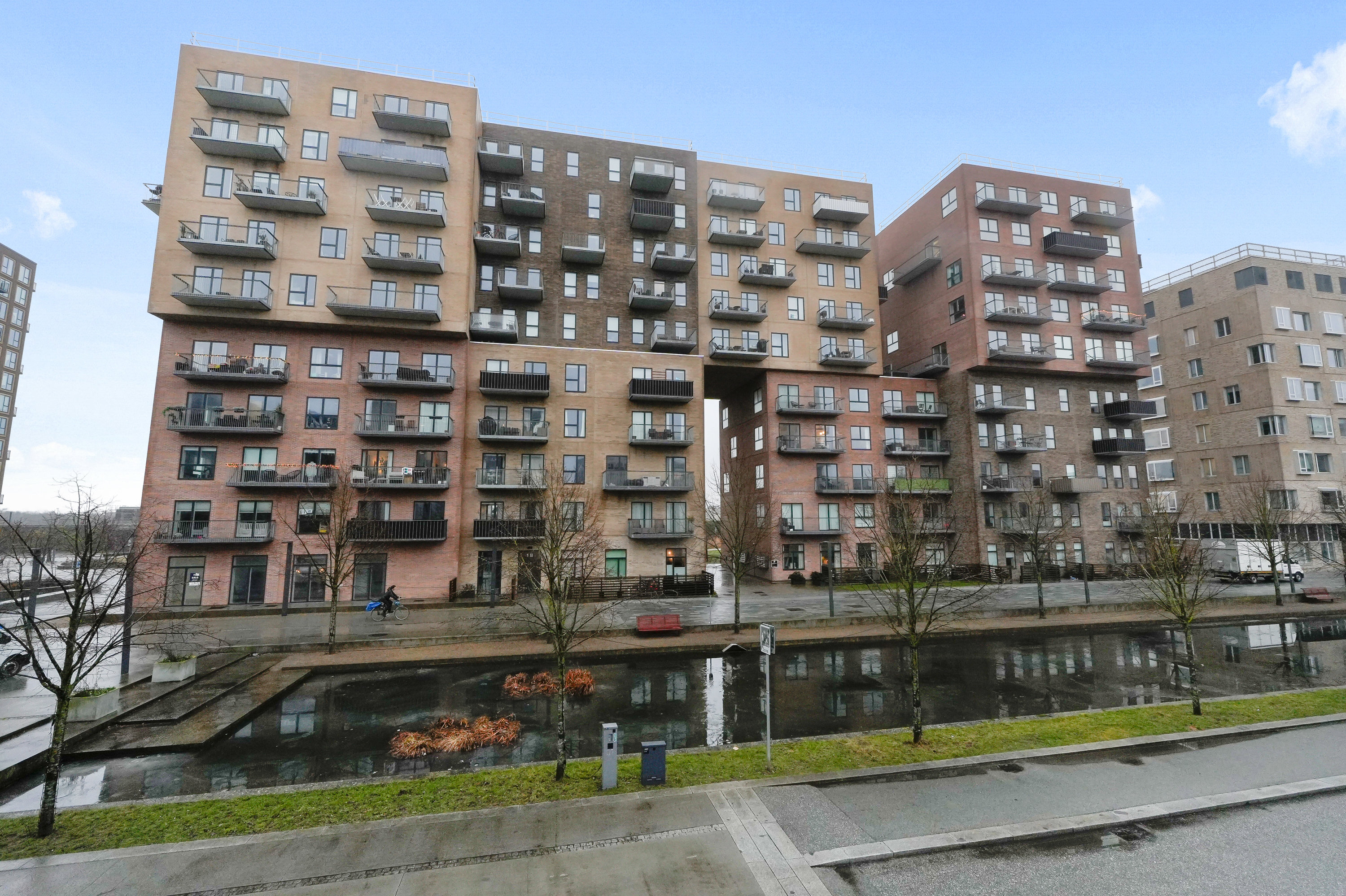 Fremhævet andet billede i fuldskærmstilstand. Billede af Robert Jacobsens Vej 5A, 1. mf., 2300 København S