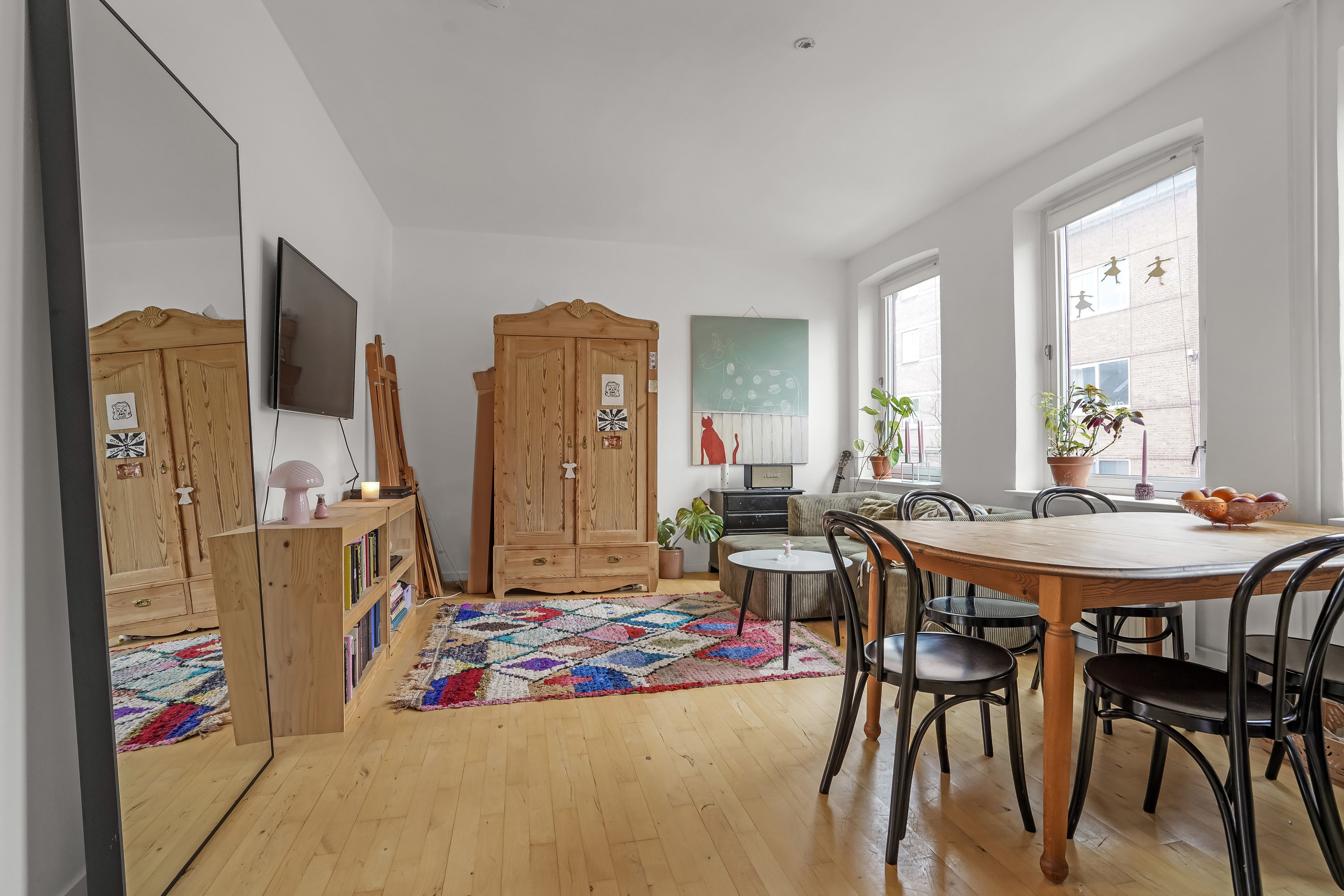 Fremhævet stue billede i fuldskærmstilstand. Billede af Rødegårdsvej 34, 1., 5000 Odense C