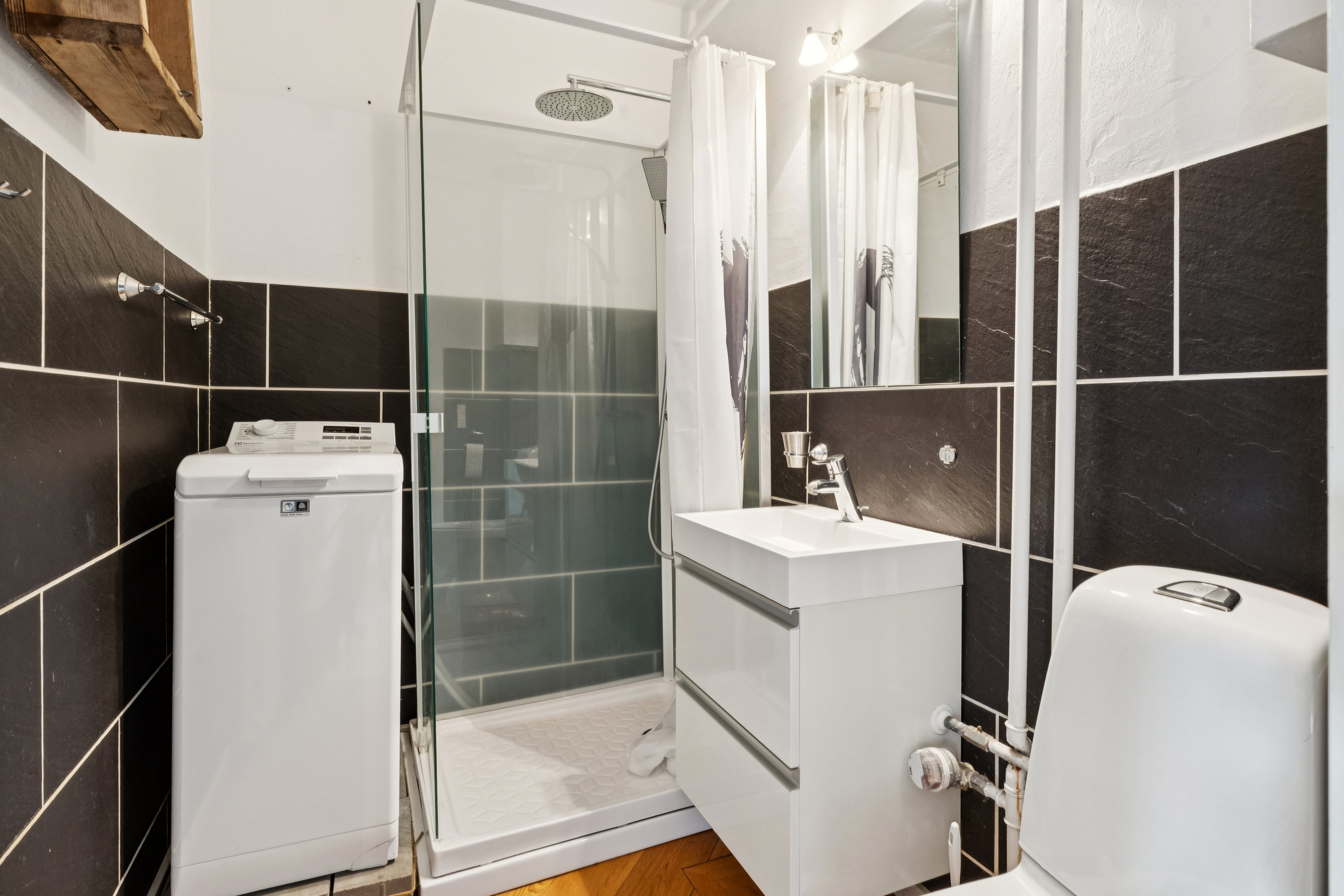 Fremhævet badeværelse billede i fuldskærmstilstand. Billede af Fyrrebakken 20, 1. th., 9000 Aalborg