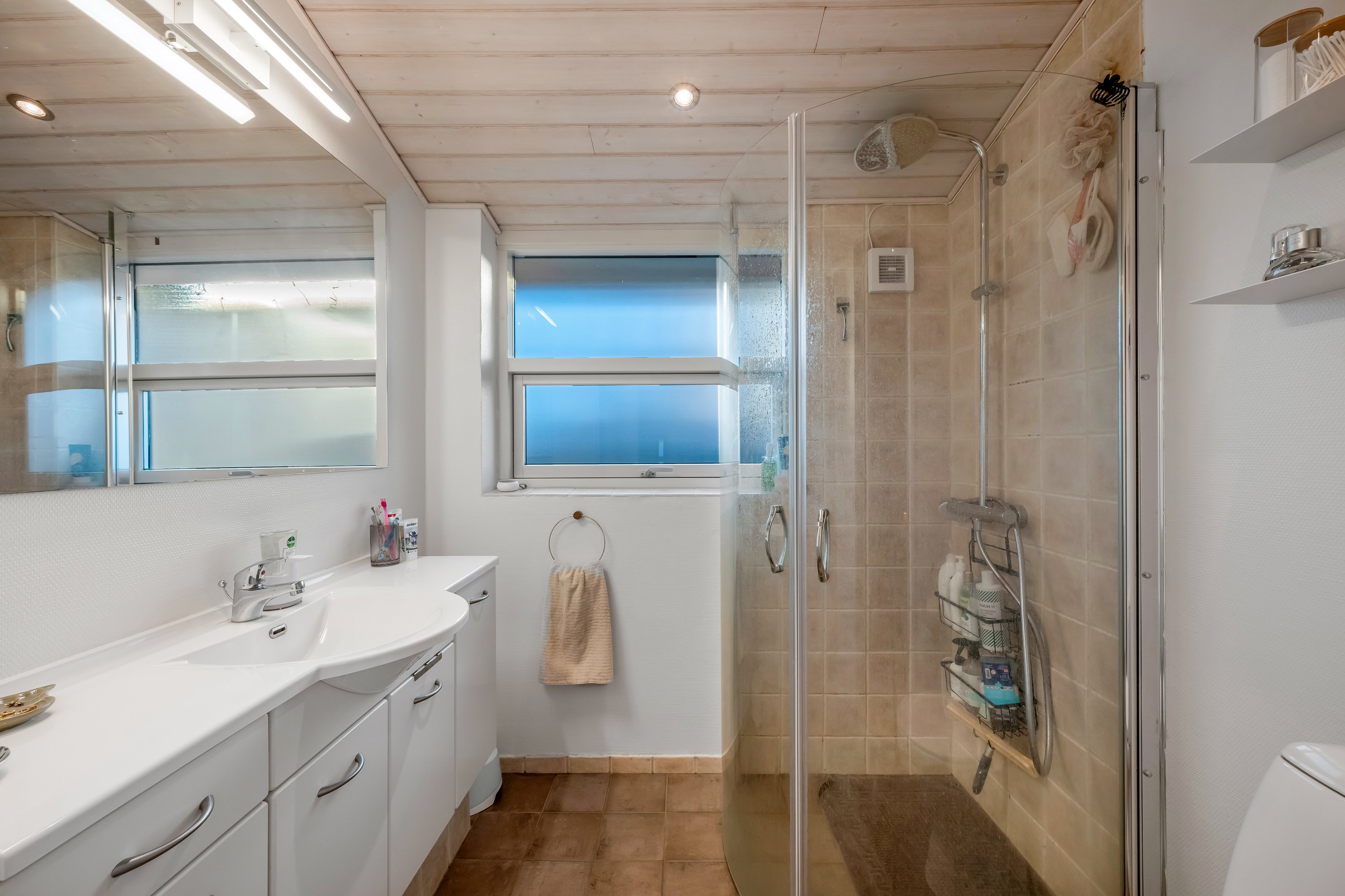 Fremhævet badeværelse billede i fuldskærmstilstand. Billede af Korsvej 10, 6880 Tarm