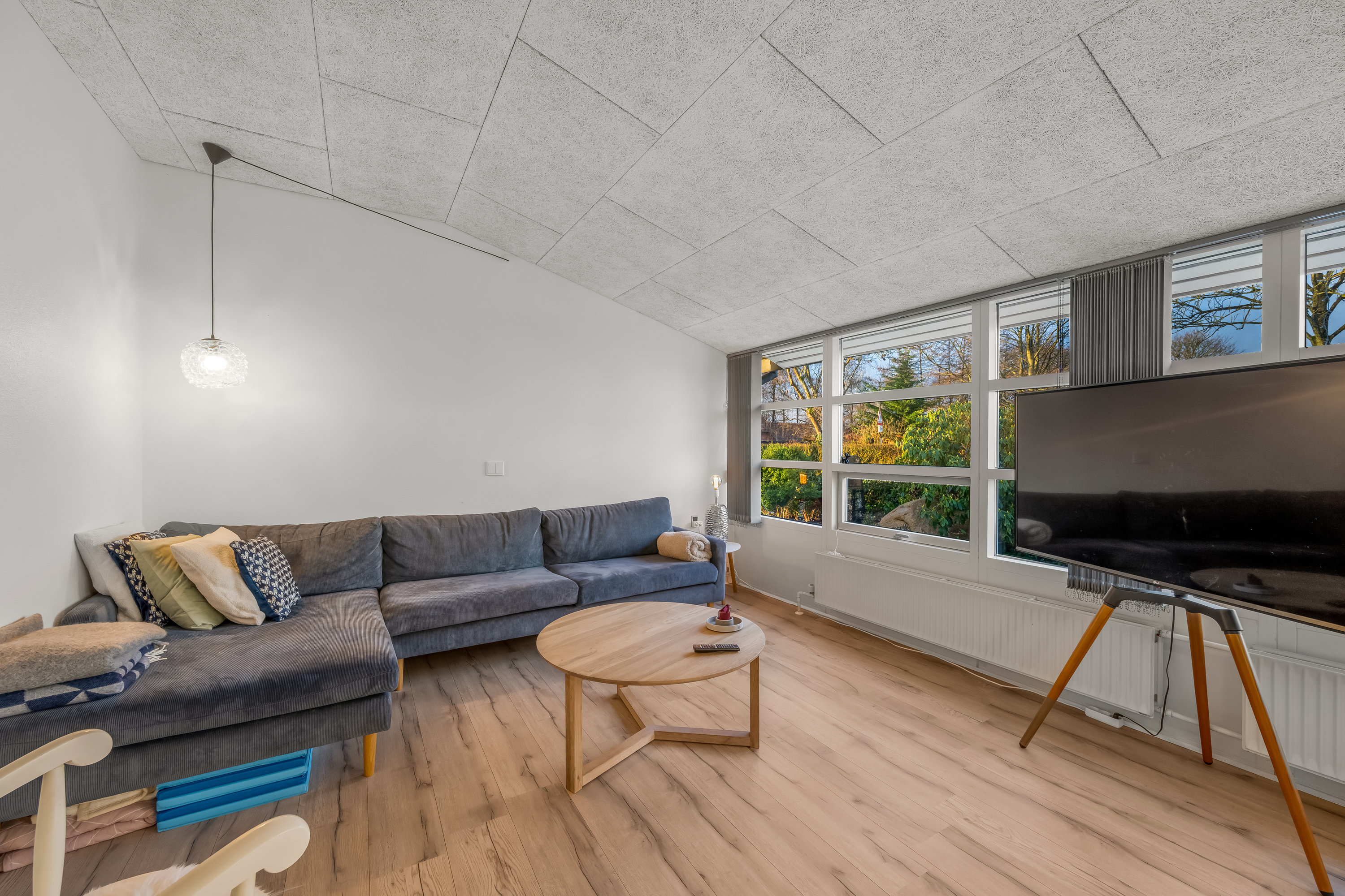 Fremhævet stue billede i fuldskærmstilstand. Billede af Korsvej 10, 6880 Tarm