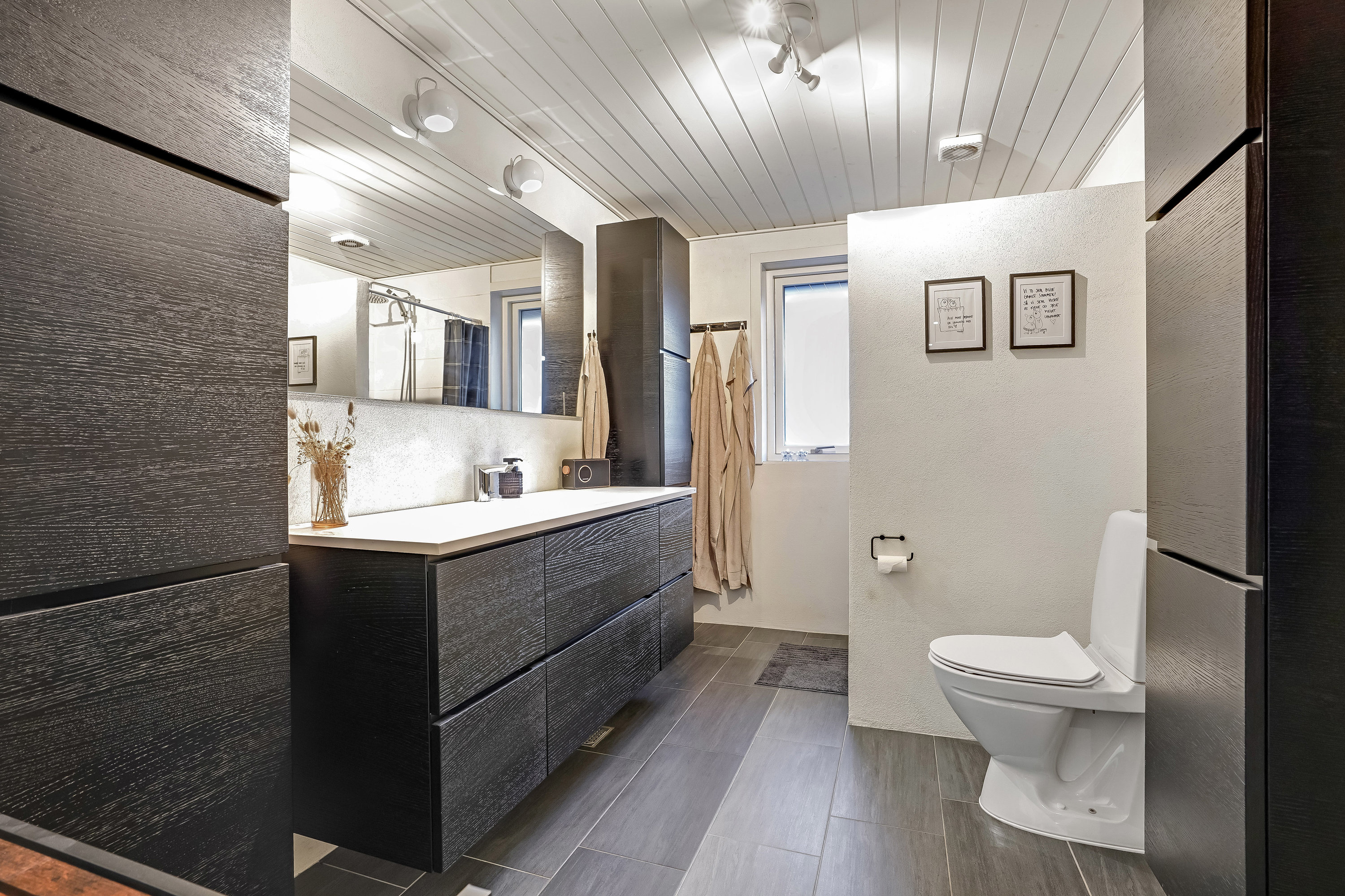 Fremhævet badeværelse billede i fuldskærmstilstand. Billede af Enevej 15, 7200 Grindsted