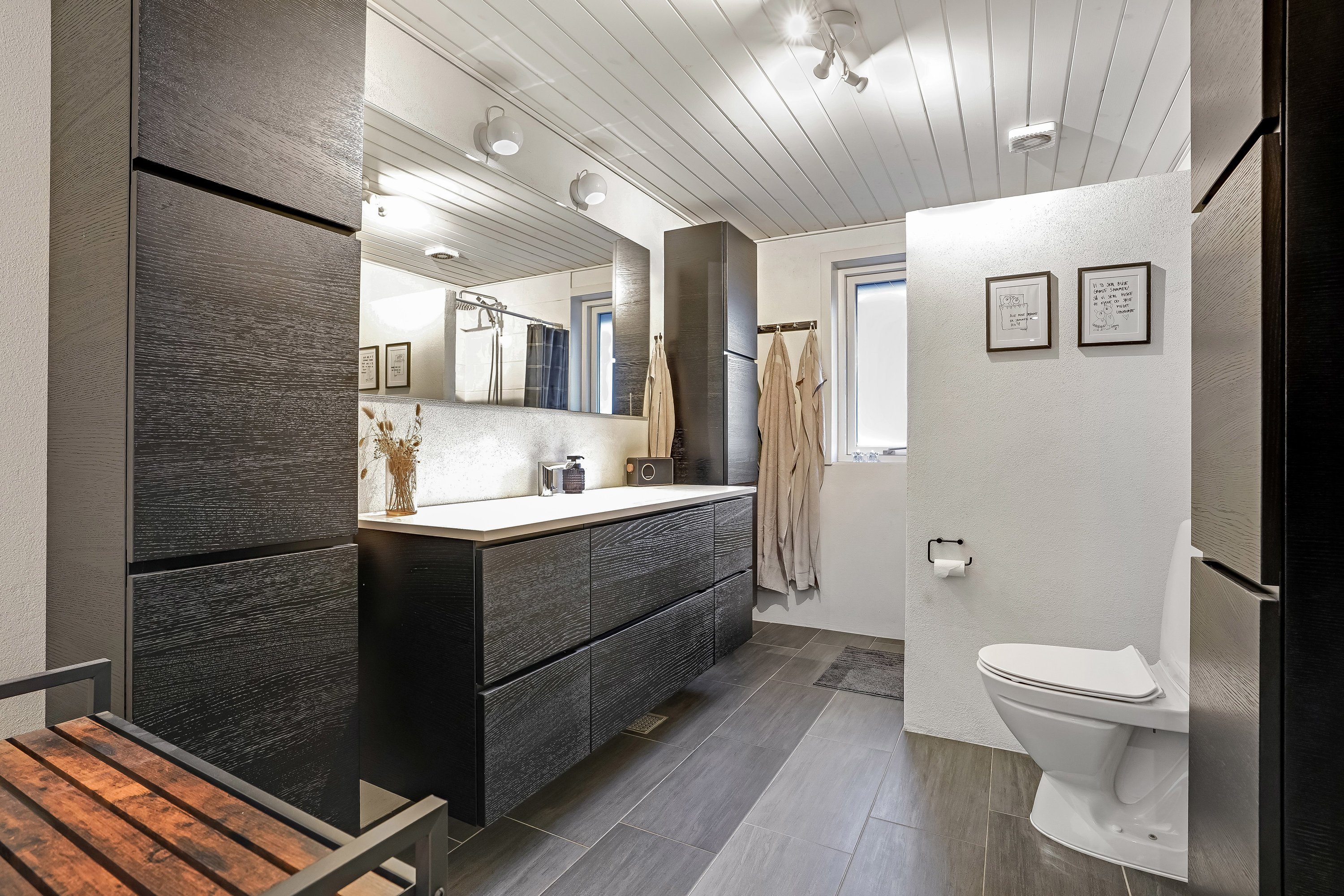 Fremhævet badeværelse billede i fuldskærmstilstand. Billede af Enevej 15, 7200 Grindsted