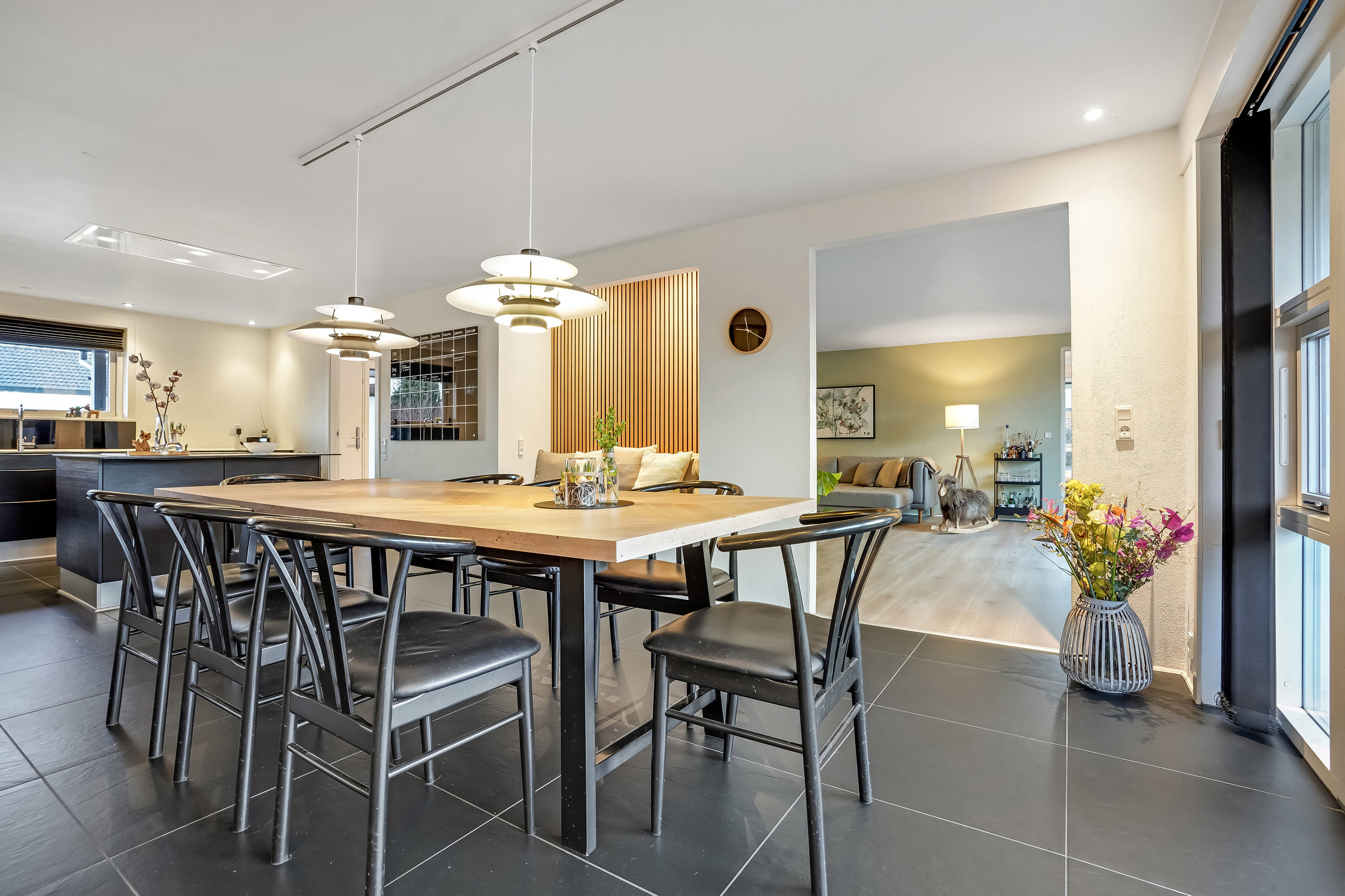 Fremhævet stue billede i fuldskærmstilstand. Billede af Enevej 15, 7200 Grindsted