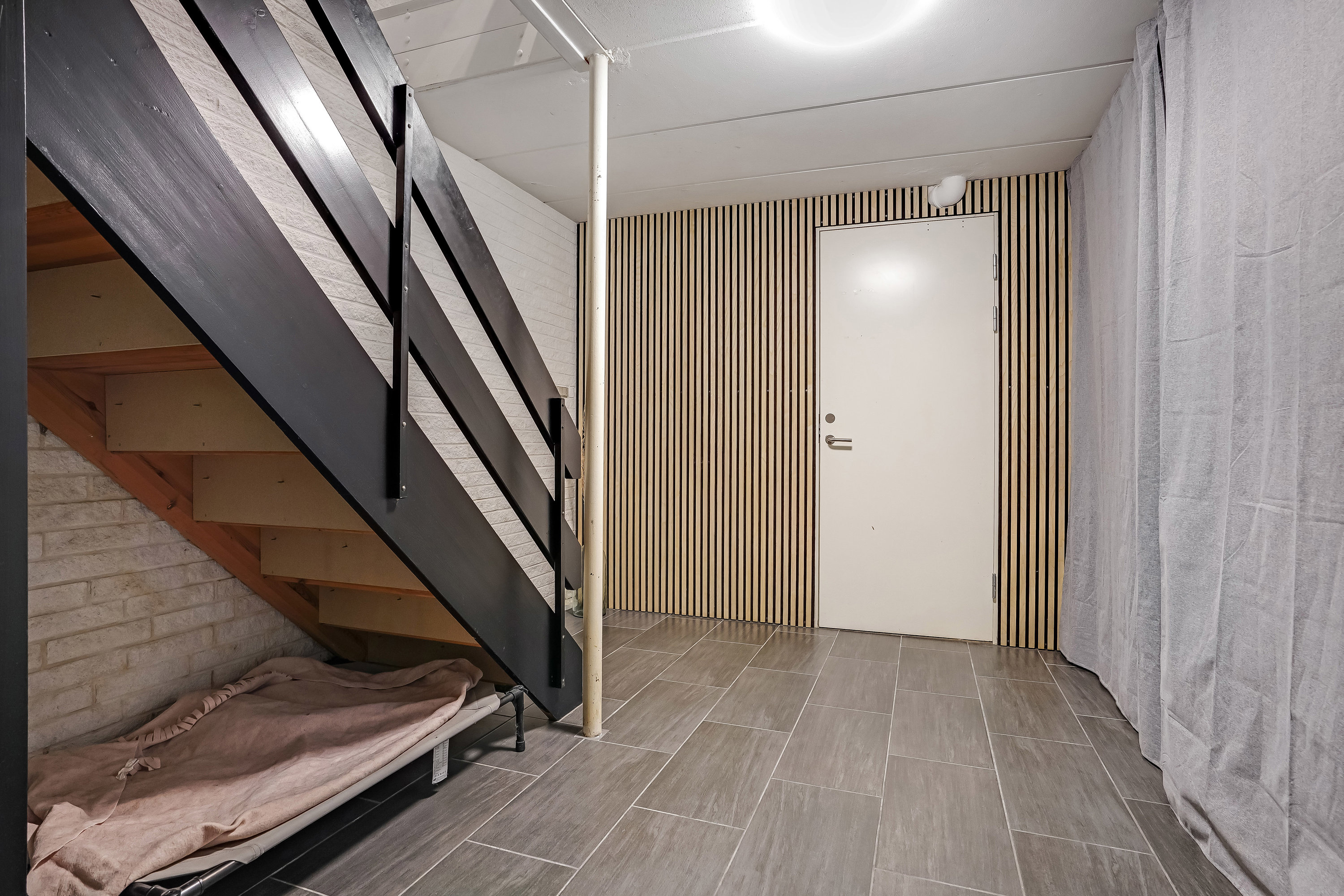 Fremhævet entré billede i fuldskærmstilstand. Billede af Enevej 15, 7200 Grindsted