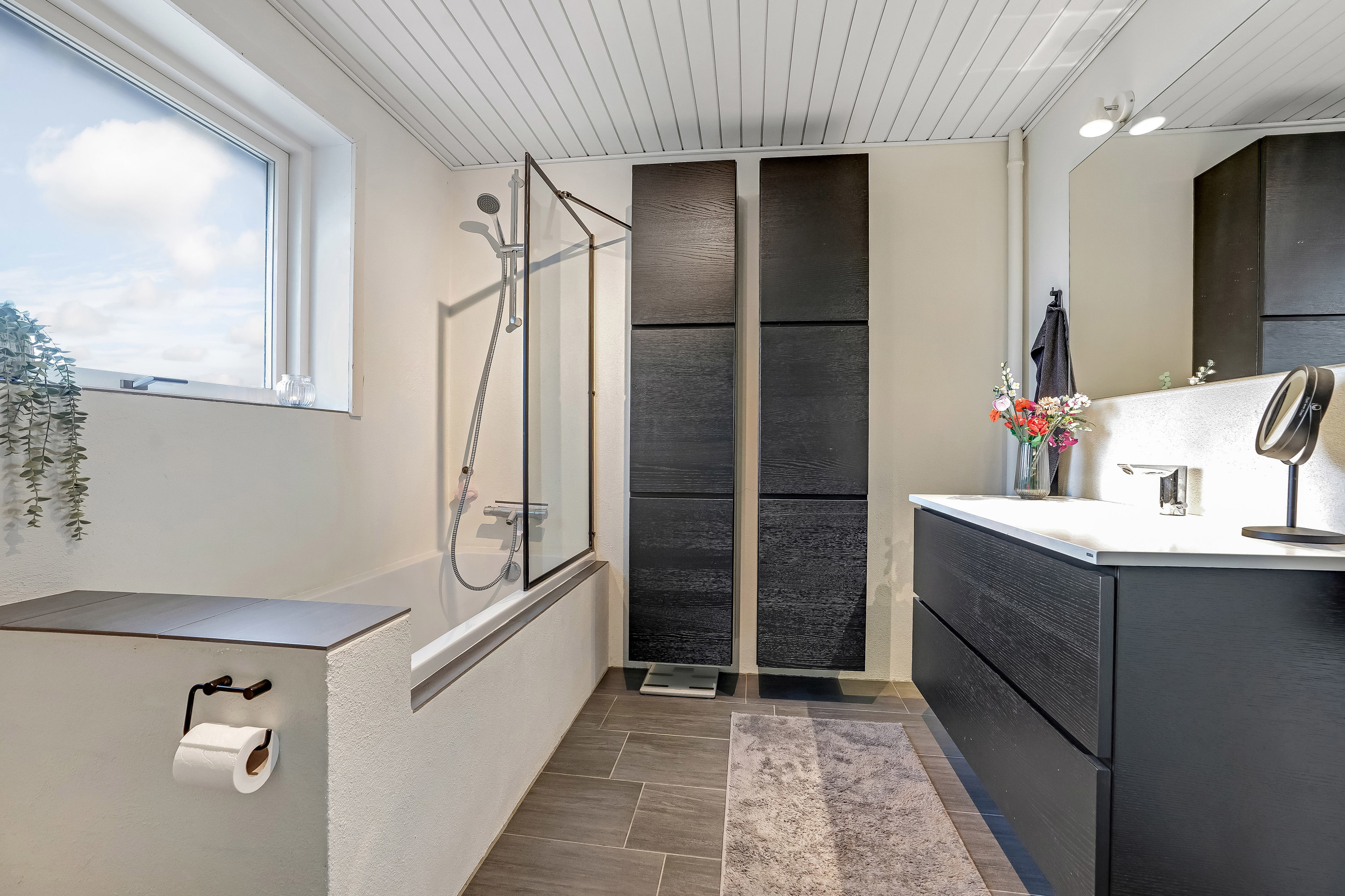 Fremhævet badeværelse billede i fuldskærmstilstand. Billede af Enevej 15, 7200 Grindsted