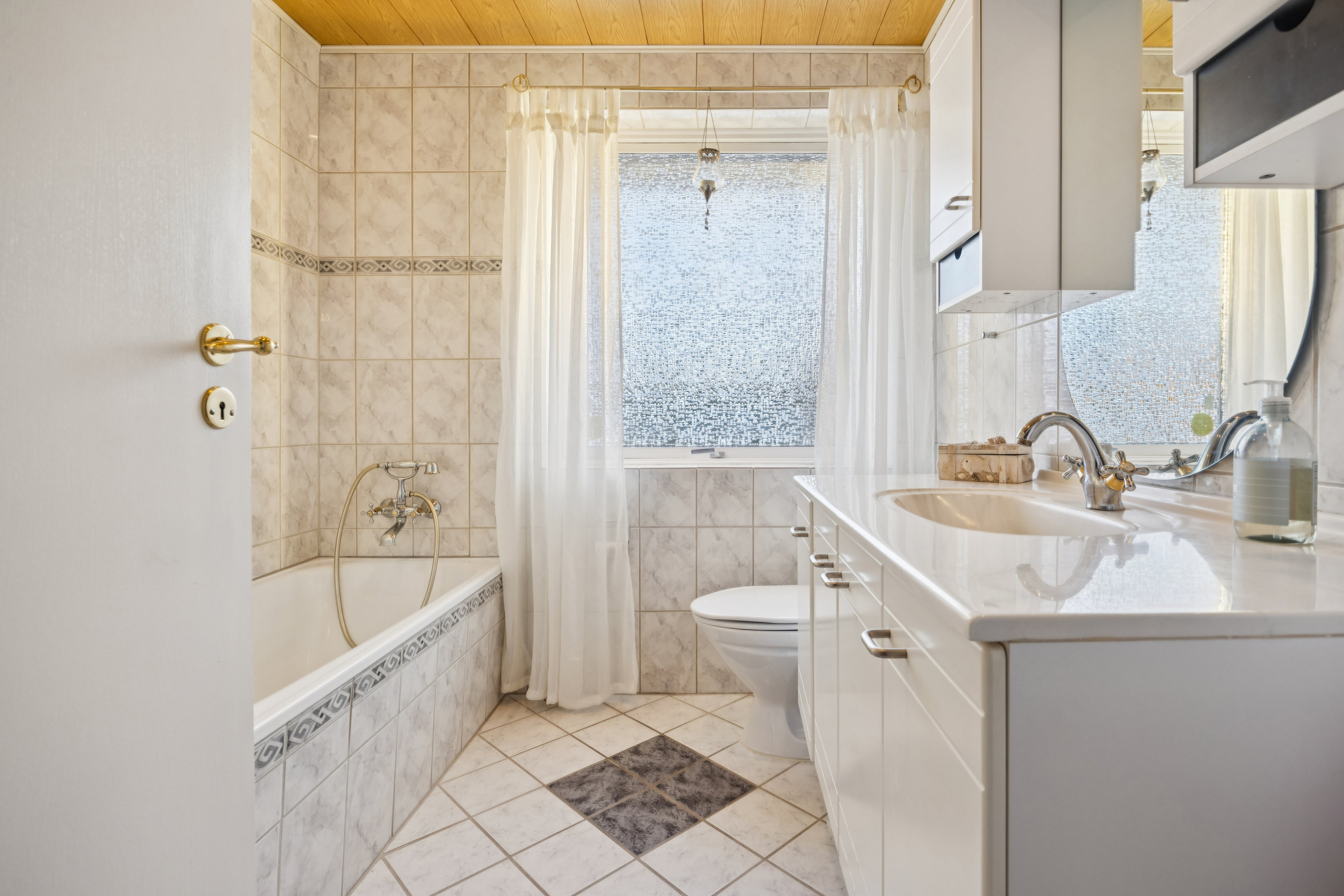 Fremhævet badeværelse billede i fuldskærmstilstand. Billede af Vestermarksvej 39, 9280 Storvorde