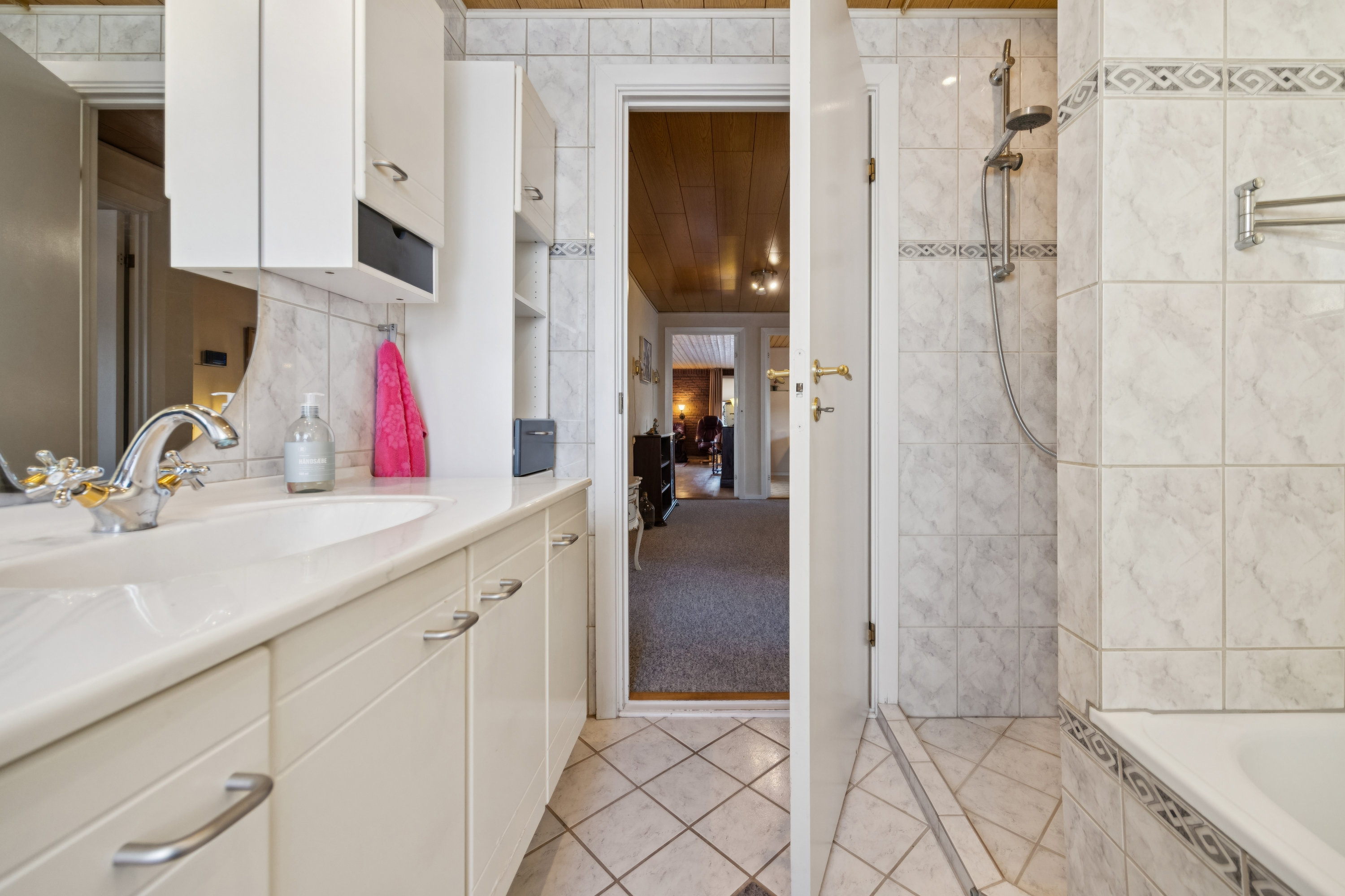 Fremhævet badeværelse billede i fuldskærmstilstand. Billede af Vestermarksvej 39, 9280 Storvorde