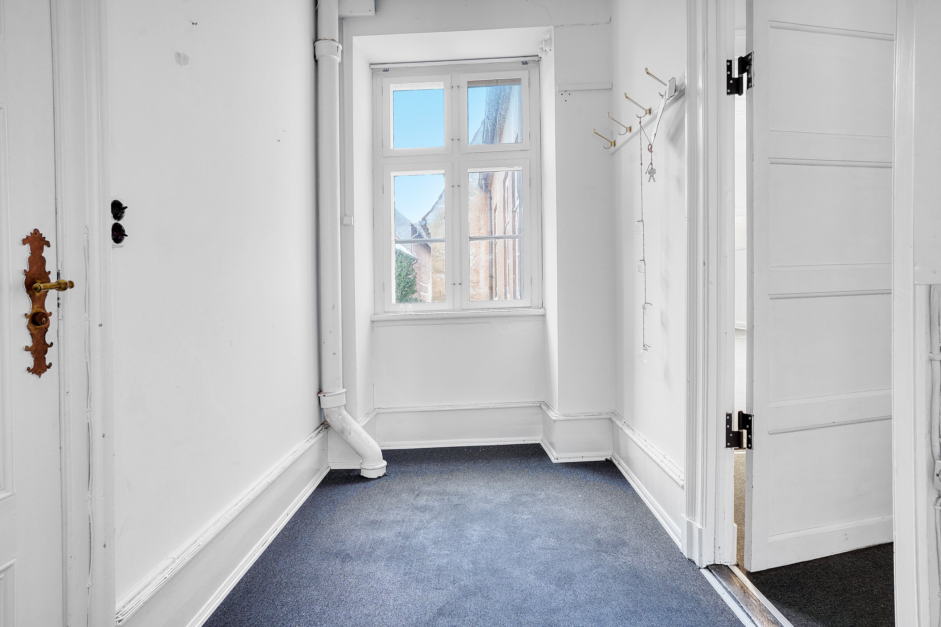 Fremhævet entré billede i fuldskærmstilstand. Billede af Stengade 70B, 1., 3000 Helsingør