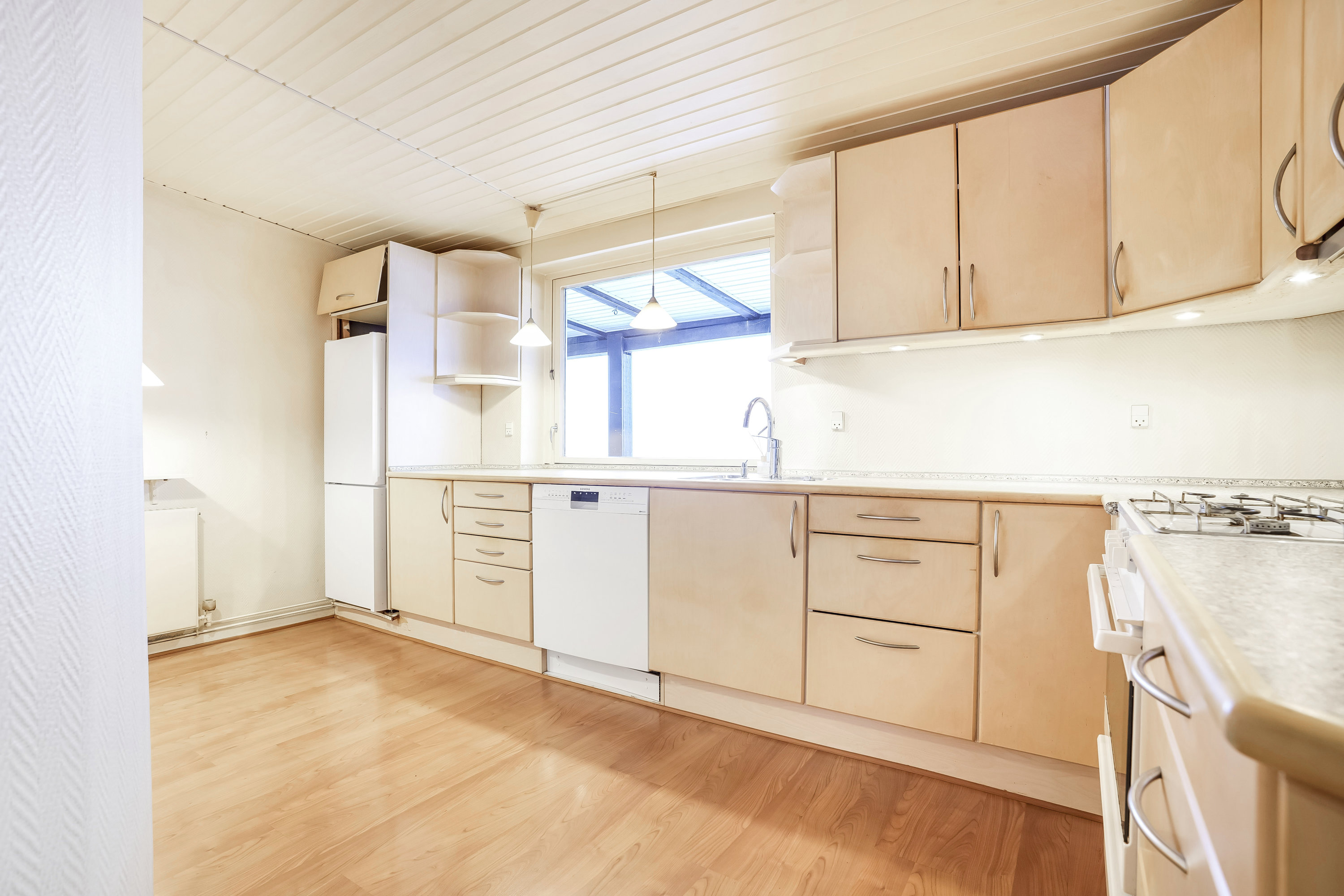 Fremhævet køkken billede i fuldskærmstilstand. Billede af Bakkevænget 2, Tommerup St, 5690 Tommerup