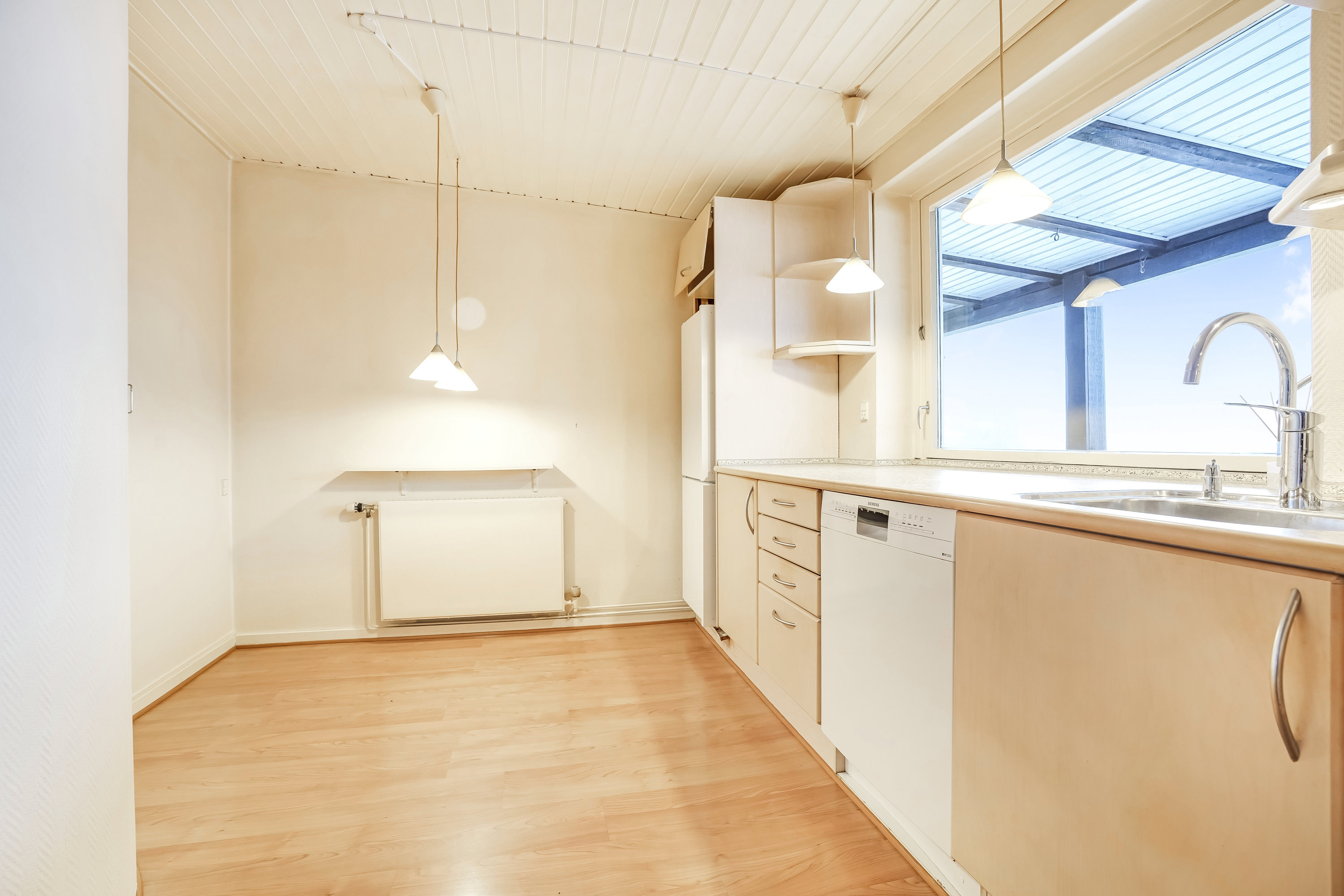 Fremhævet køkken billede i fuldskærmstilstand. Billede af Bakkevænget 2, Tommerup St, 5690 Tommerup