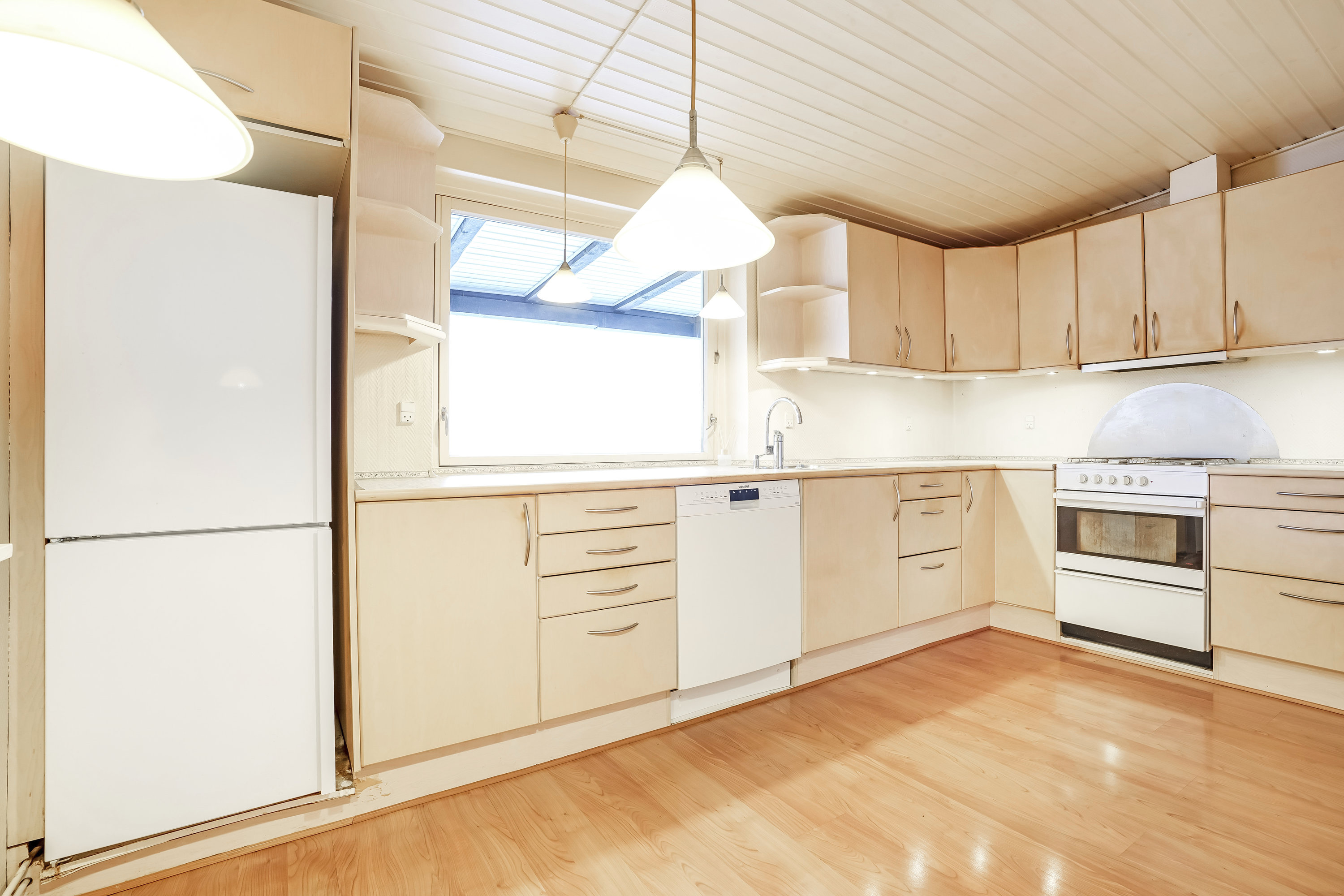 Fremhævet køkken billede i fuldskærmstilstand. Billede af Bakkevænget 2, Tommerup St, 5690 Tommerup