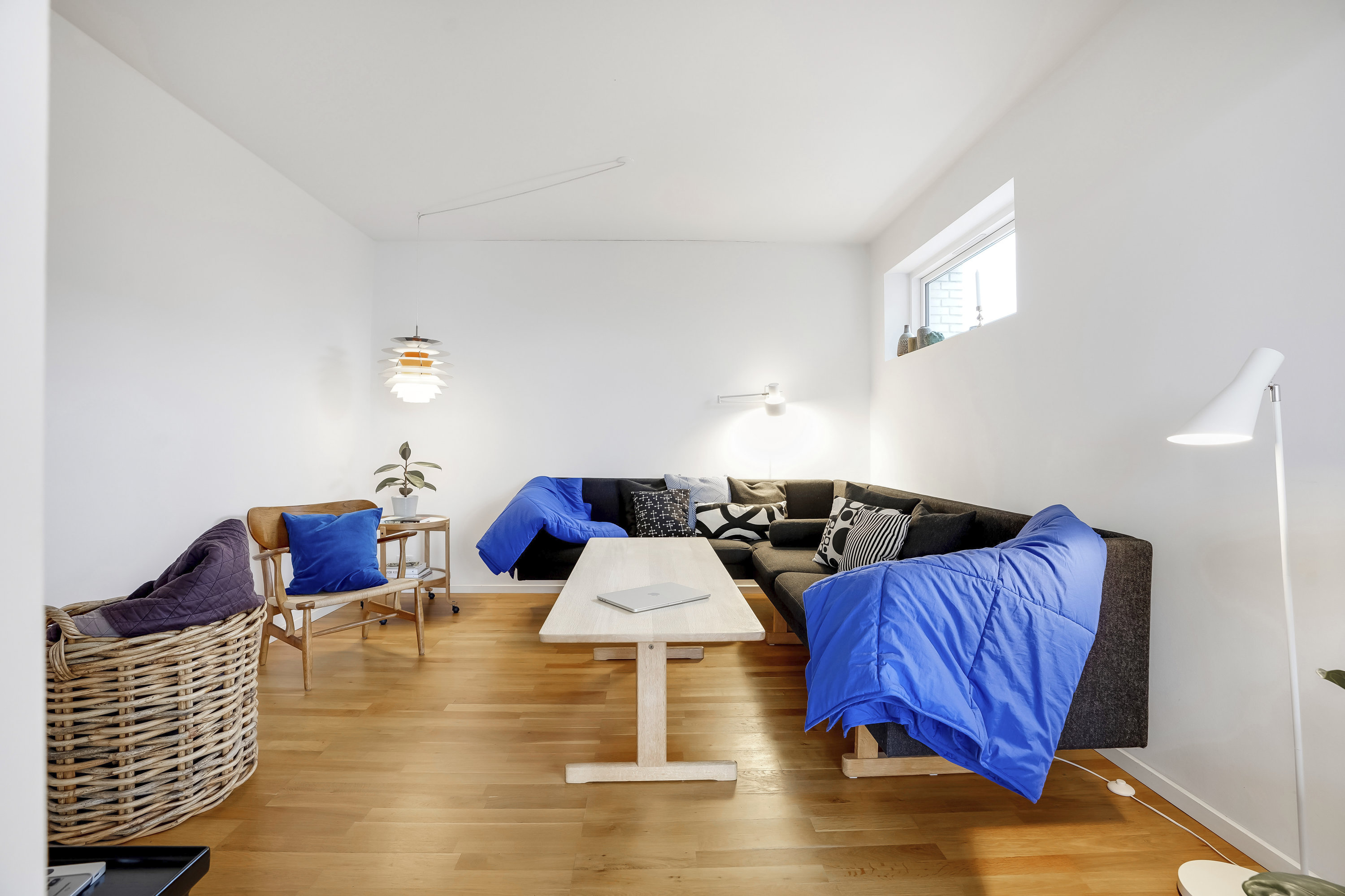 Fremhævet stue billede i fuldskærmstilstand. Billede af Rypebakken 15, Snestrup, 5210 Odense NV