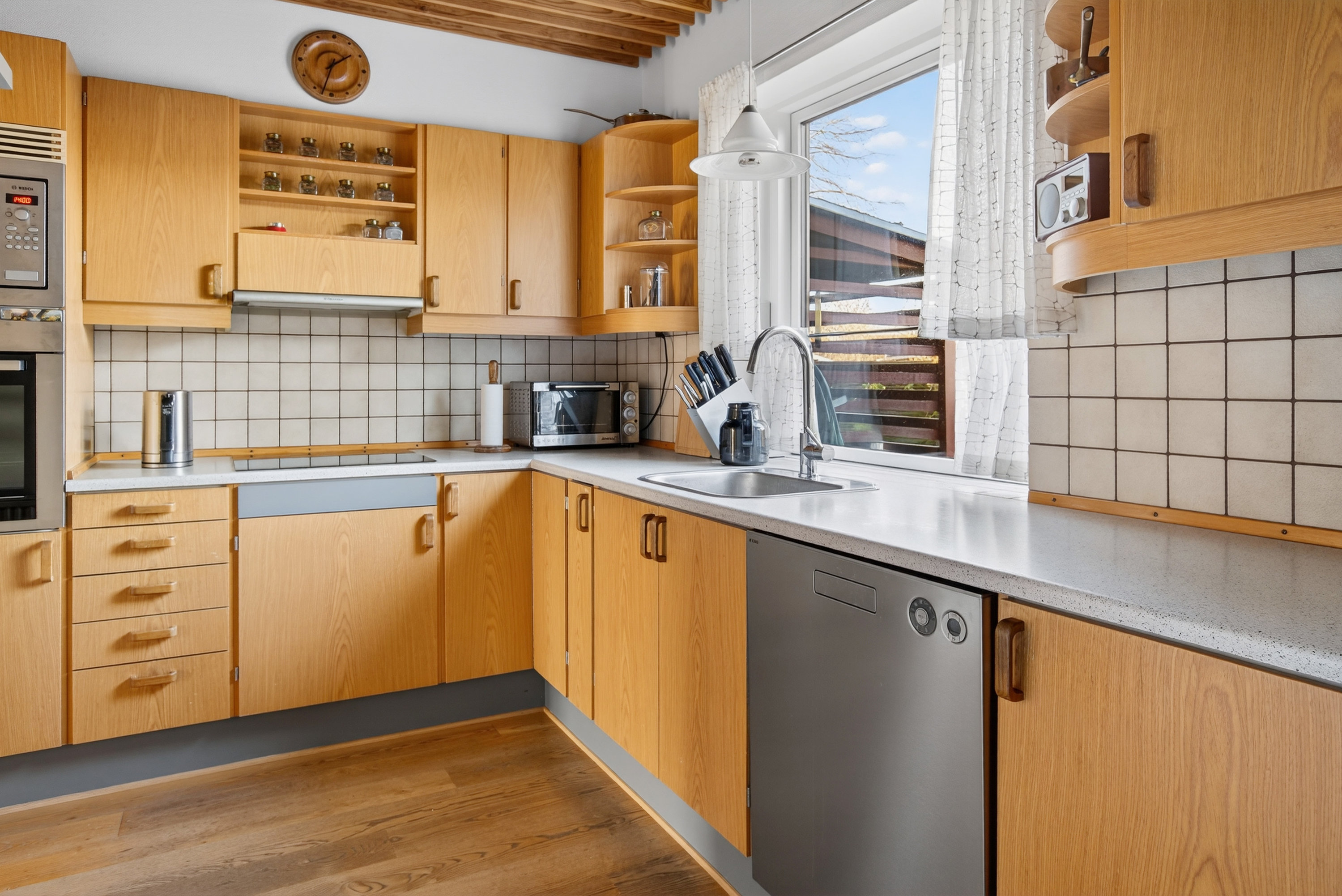 Fremhævet køkken billede i fuldskærmstilstand. Billede af Højdevej 12, 2750 Ballerup