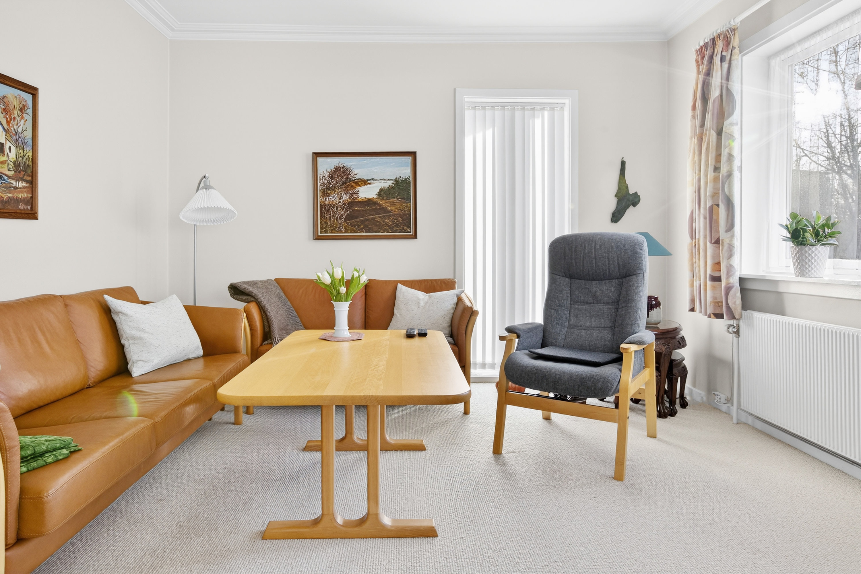 Fremhævet opholdsstue billede i fuldskærmstilstand. Billede af Højdevej 12, 2750 Ballerup