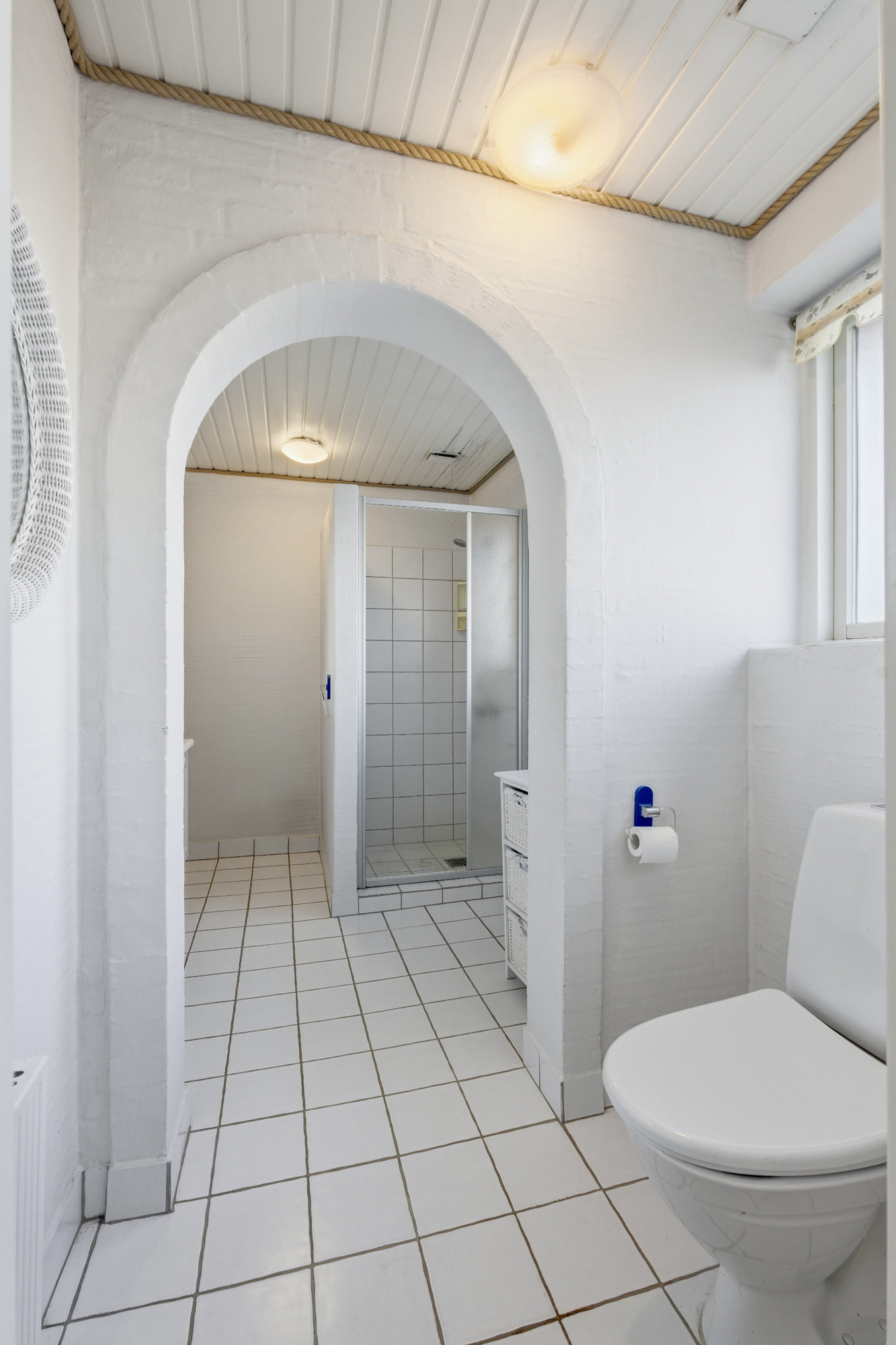 Fremhævet badeværelse billede i fuldskærmstilstand. Billede af Rugvangen 1, Otterup, 5450 Otterup