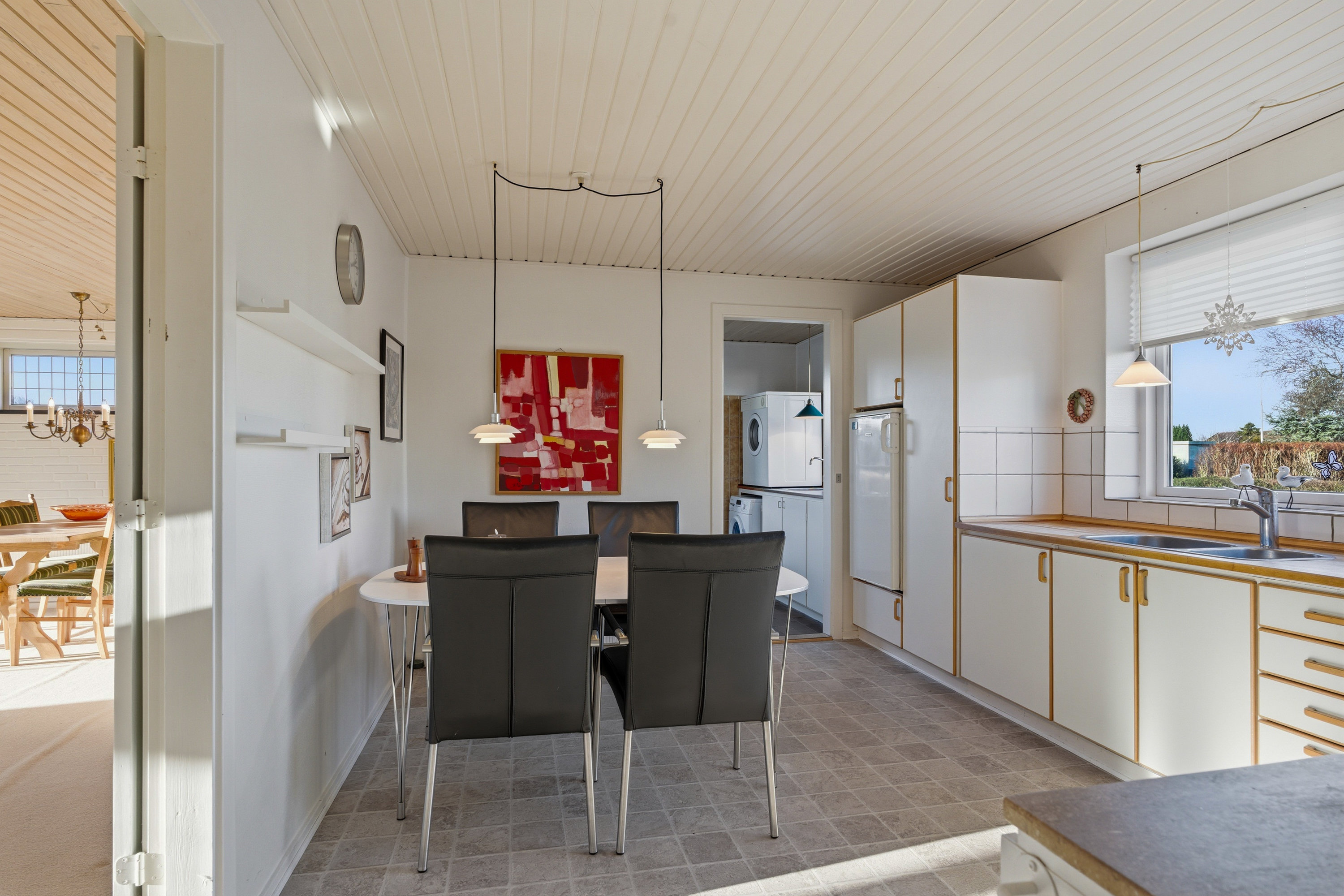 Fremhævet køkken billede i fuldskærmstilstand. Billede af Rugvangen 1, Otterup, 5450 Otterup