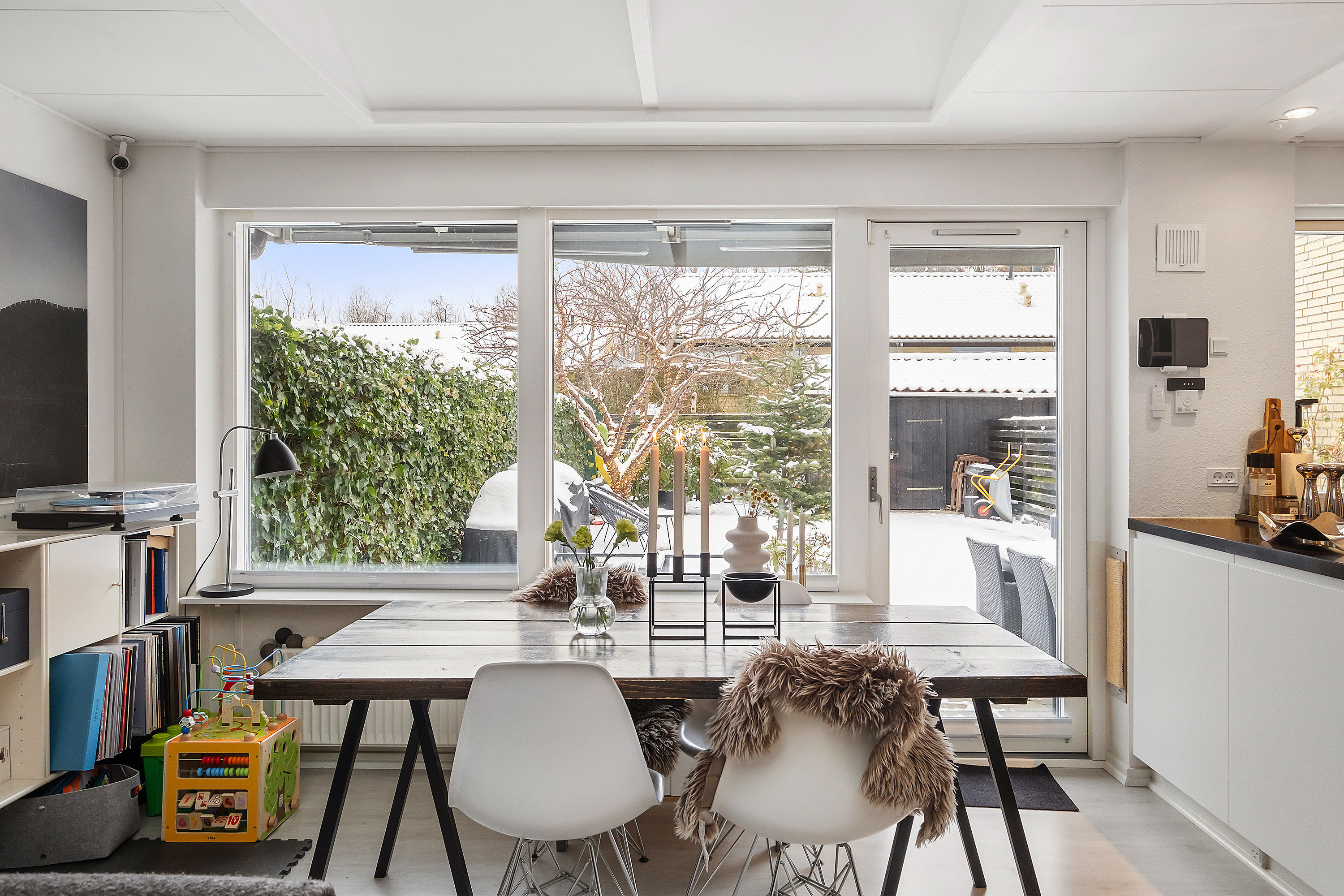 Fremhævet spisestue billede i fuldskærmstilstand. Billede af Christianshusvej 117, 2970 Hørsholm