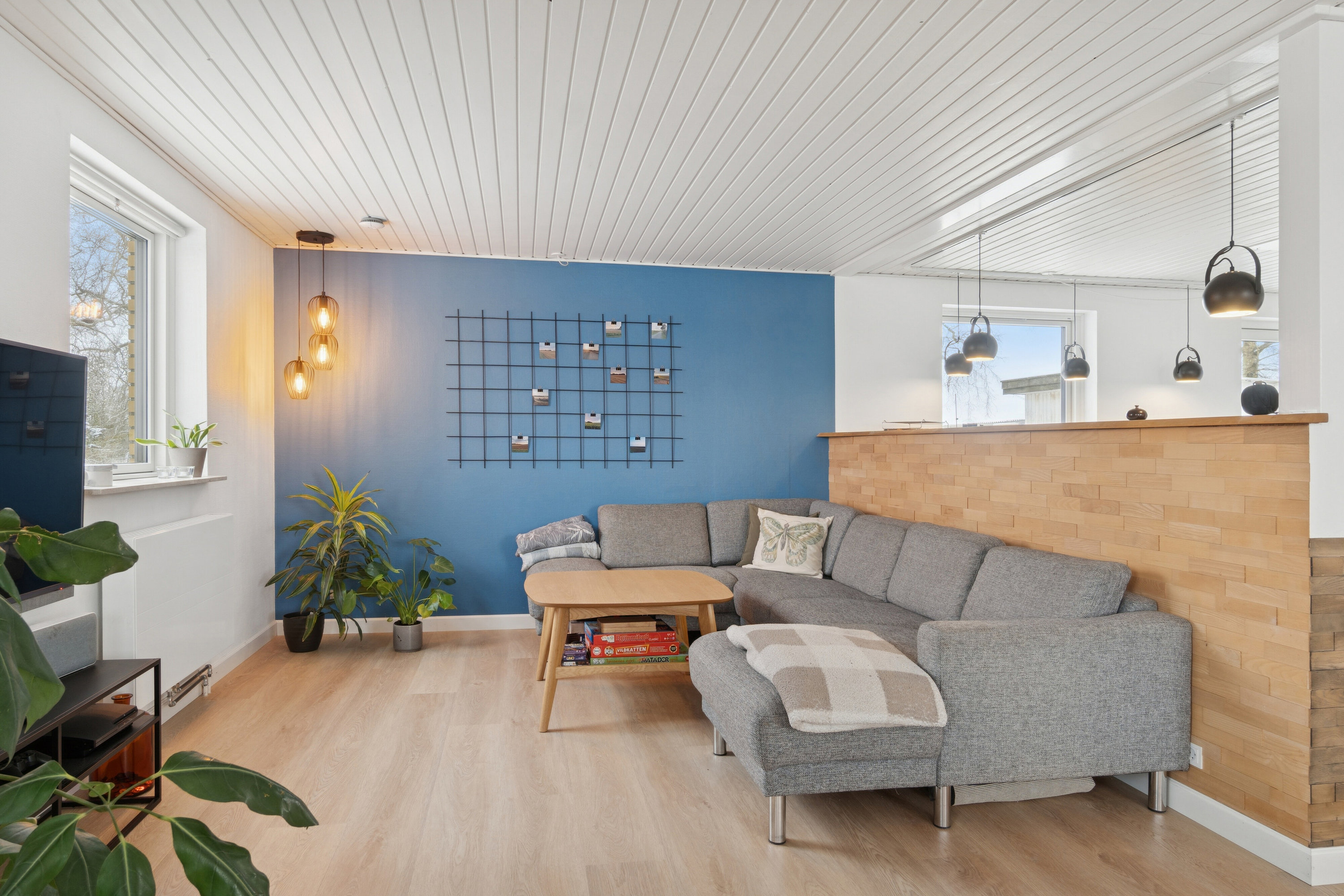 Fremhævet stue billede i fuldskærmstilstand. Billede af Kildeagervej 1, Skuderløse, 4690 Haslev