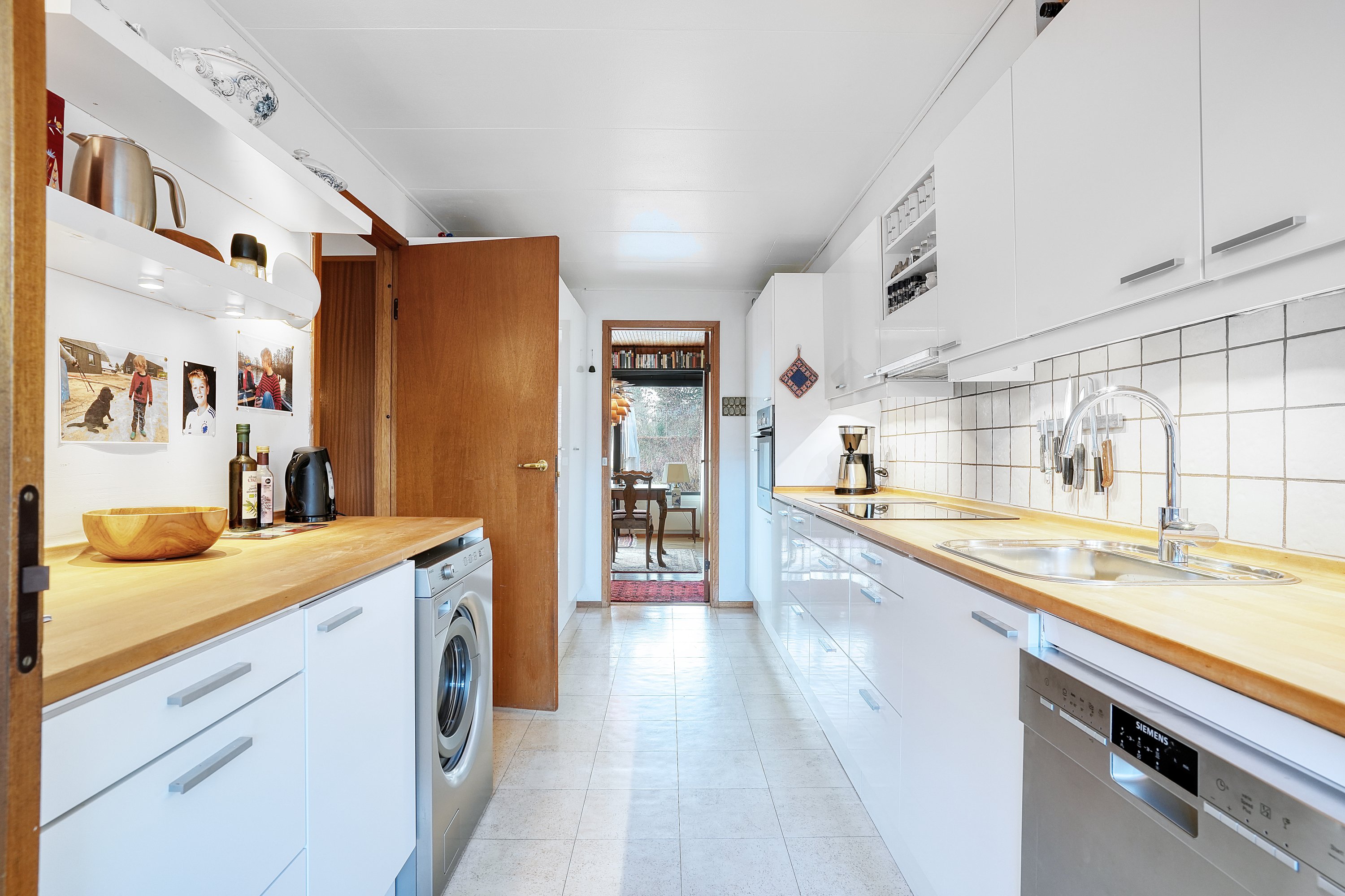 Fremhævet køkken billede i fuldskærmstilstand. Billede af Højeloft Vænge 236, 3500 Værløse