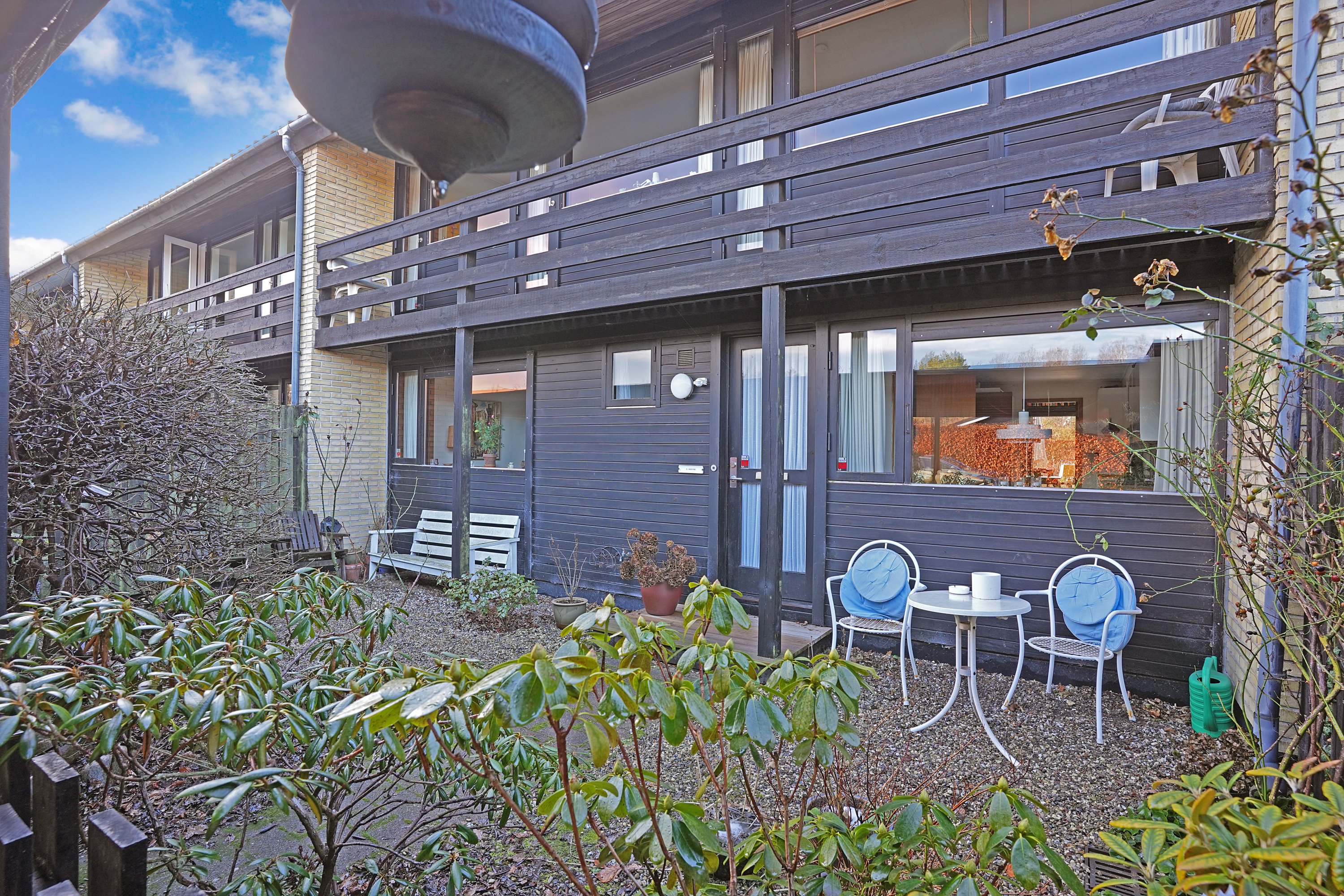 Fremhævet terrasse billede i fuldskærmstilstand. Billede af Højeloft Vænge 236, 3500 Værløse