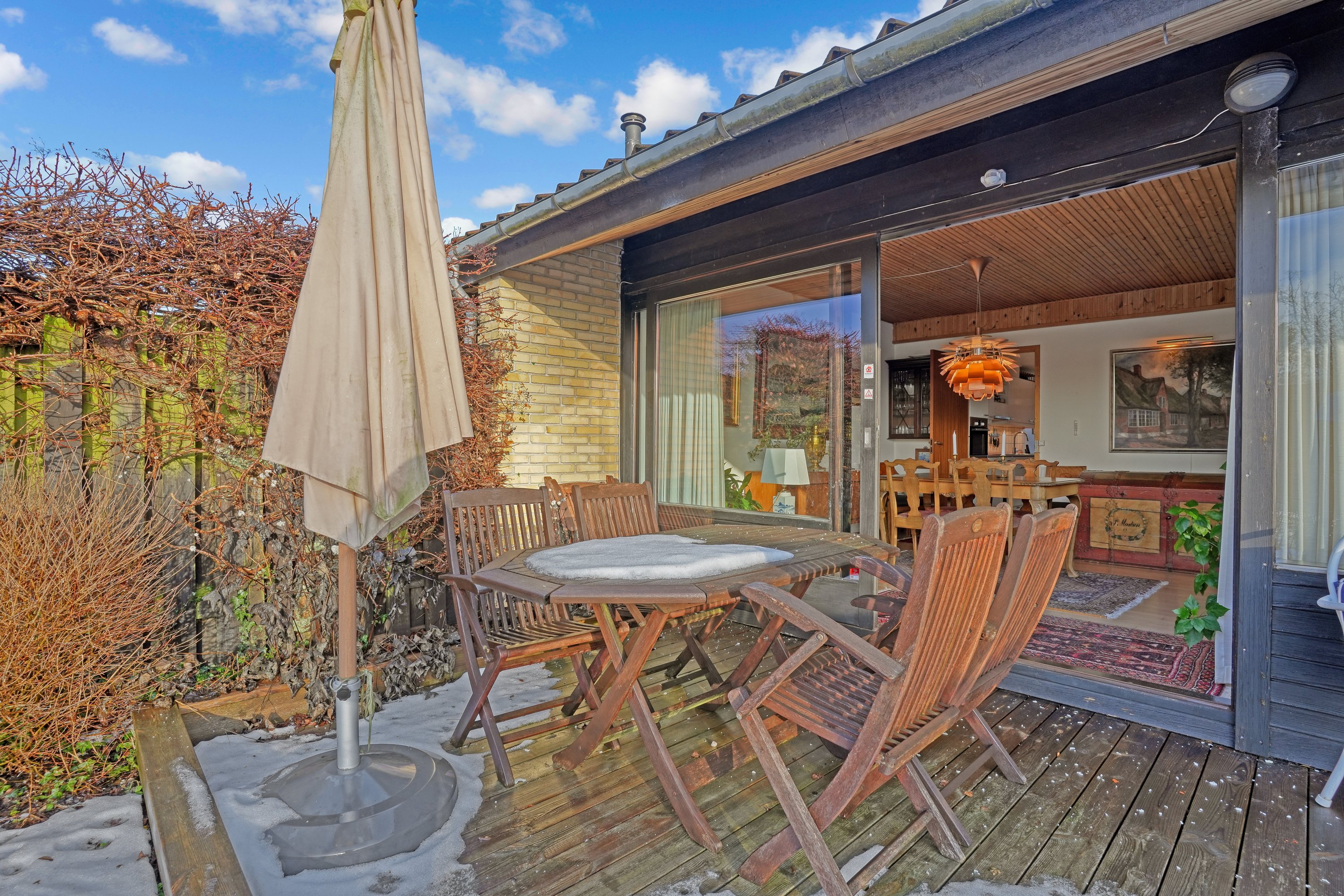 Fremhævet terrasse billede i fuldskærmstilstand. Billede af Højeloft Vænge 236, 3500 Værløse